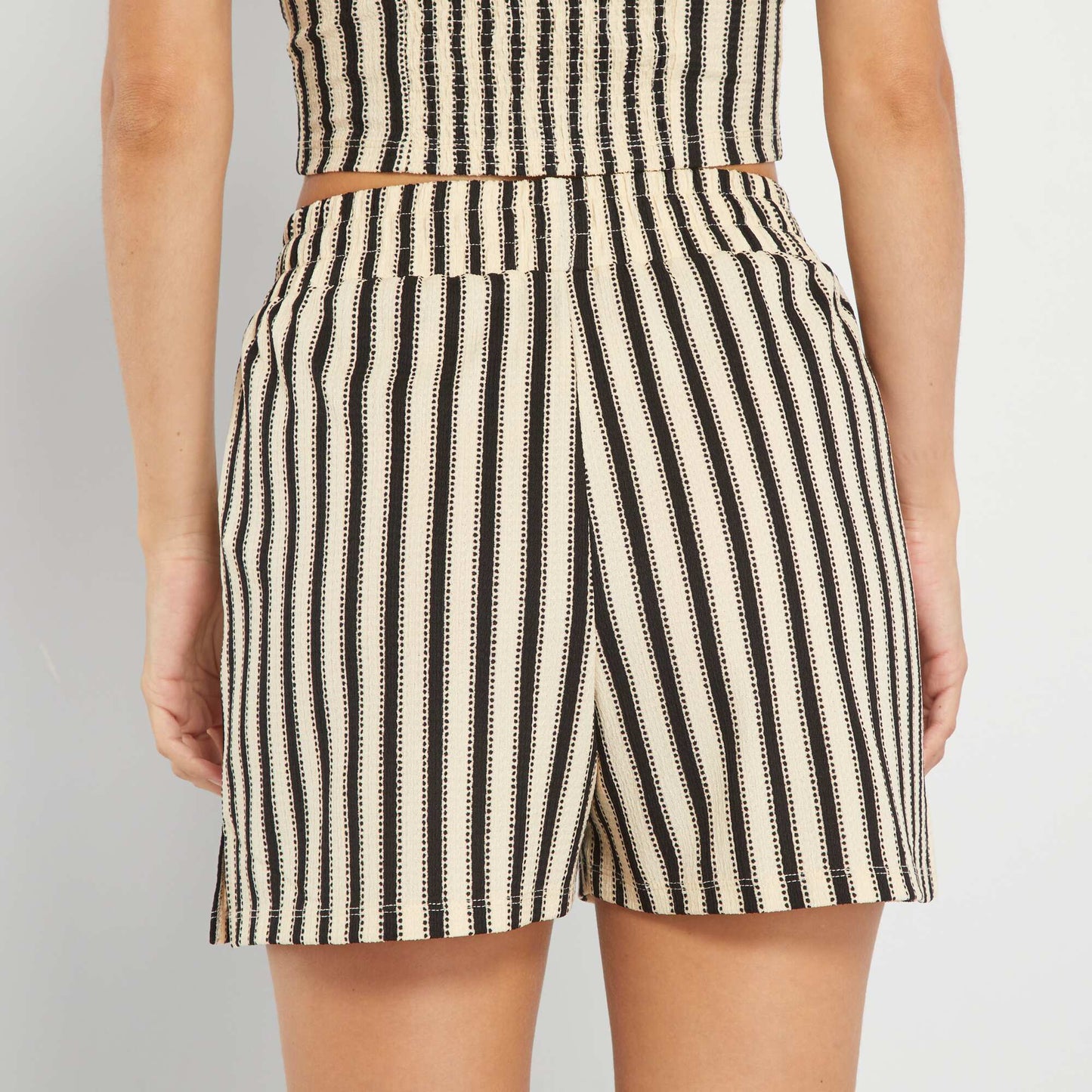 Short fluide ray Noir/blanc
