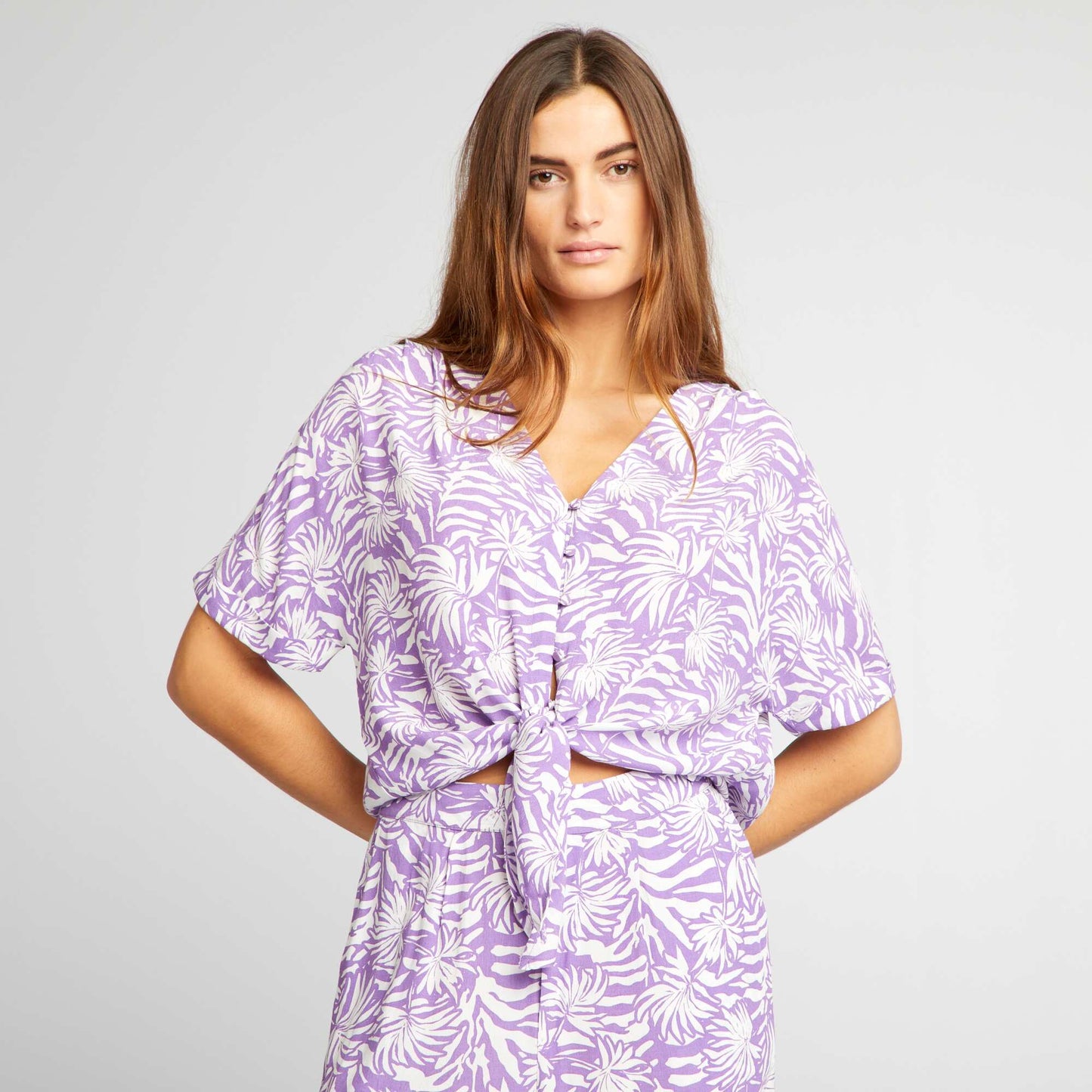 Chemisier manches courtes nouer Violet motifs