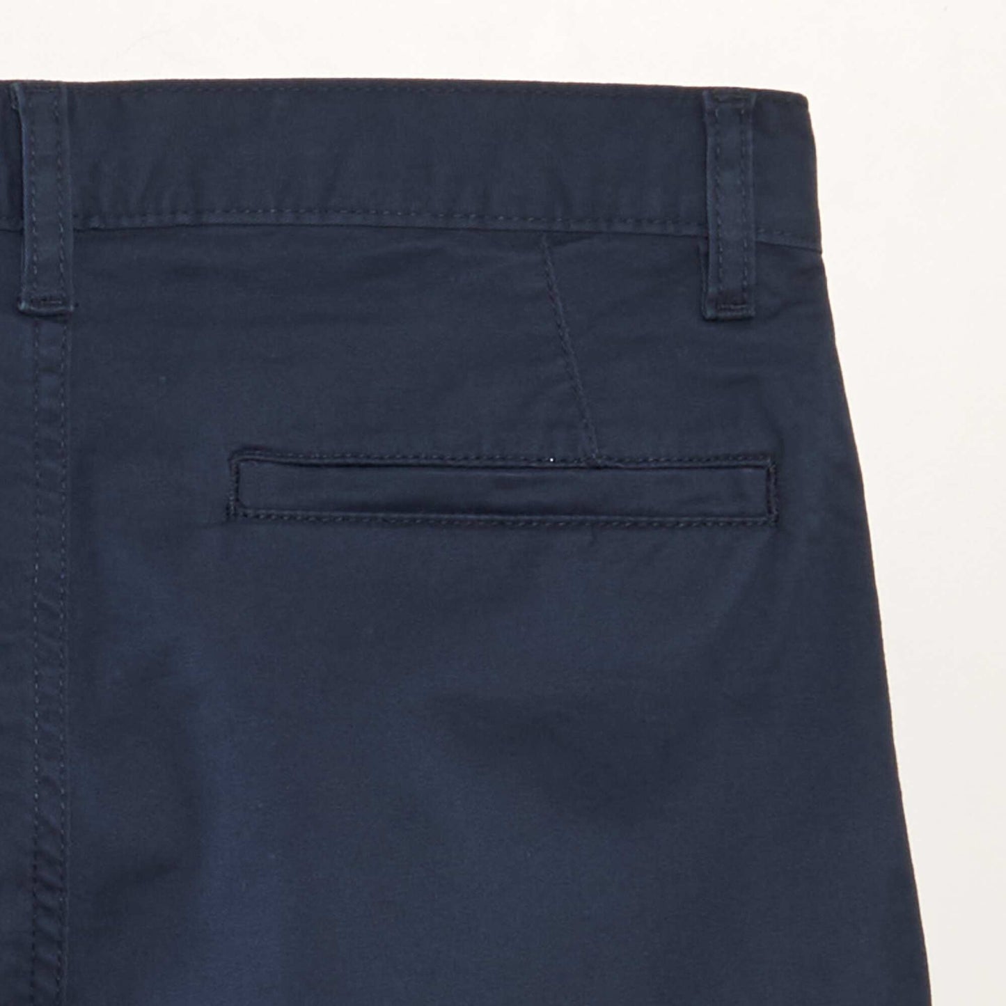 Bermuda chino uni bleu marine
