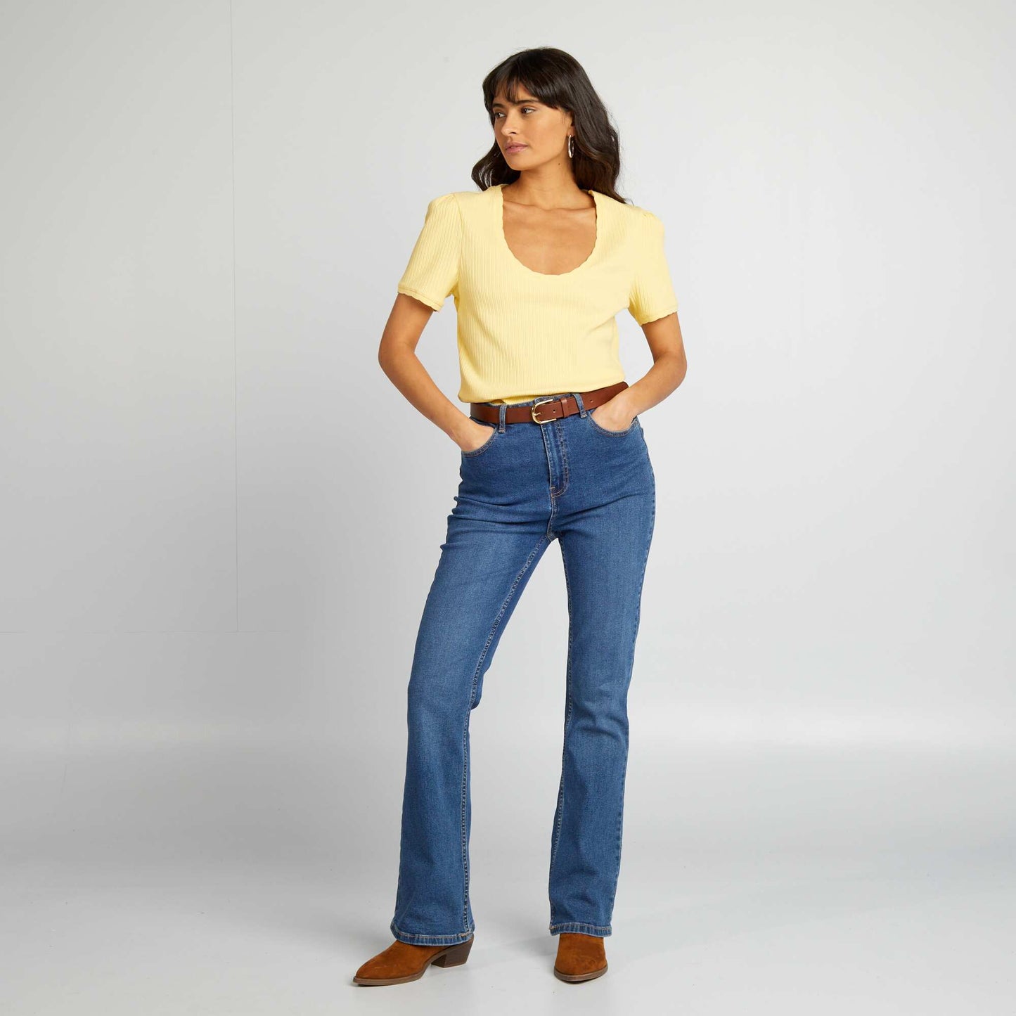 T-shirt c tel col plongeant Jaune p le
