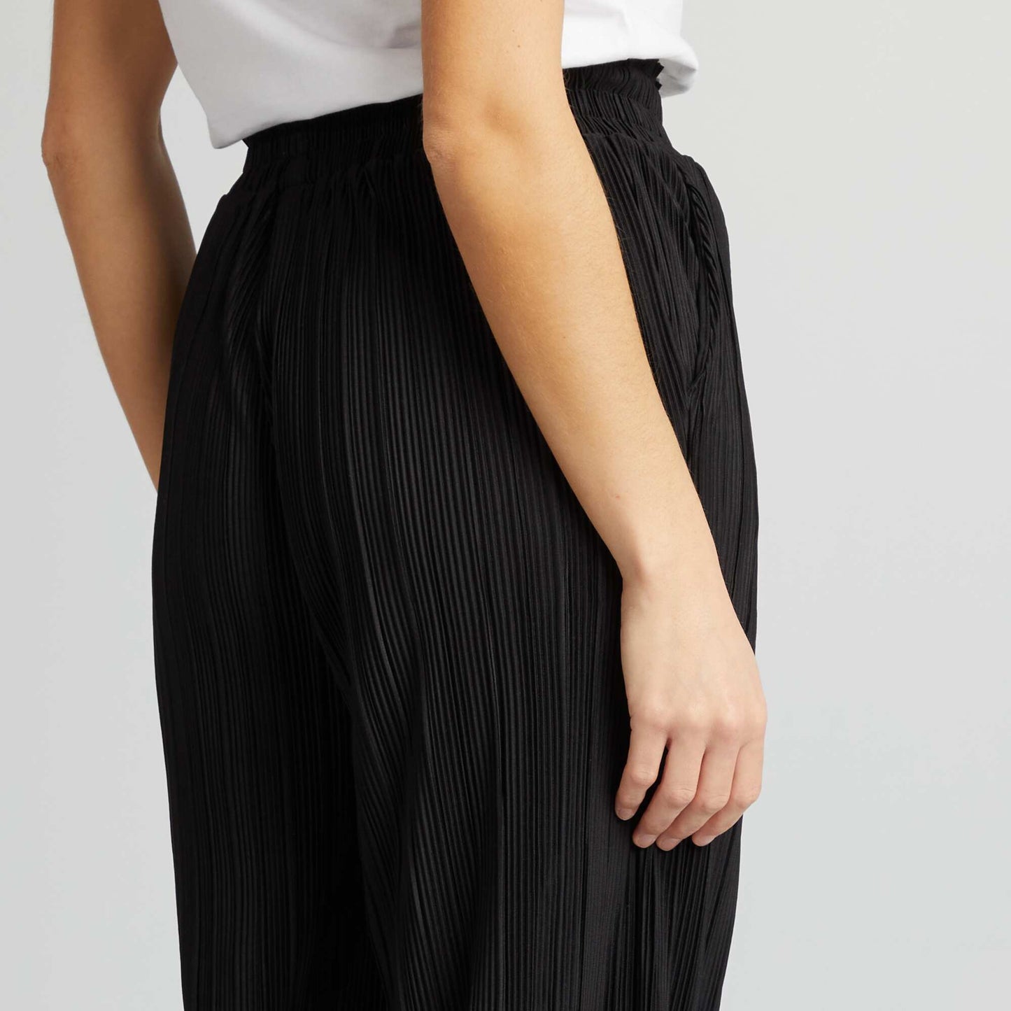 Pantalon en maille pliss e taille lastiqu e noir