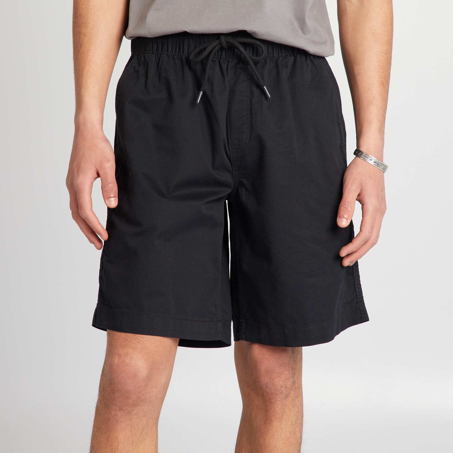 Short droit taille lastiqu e noir