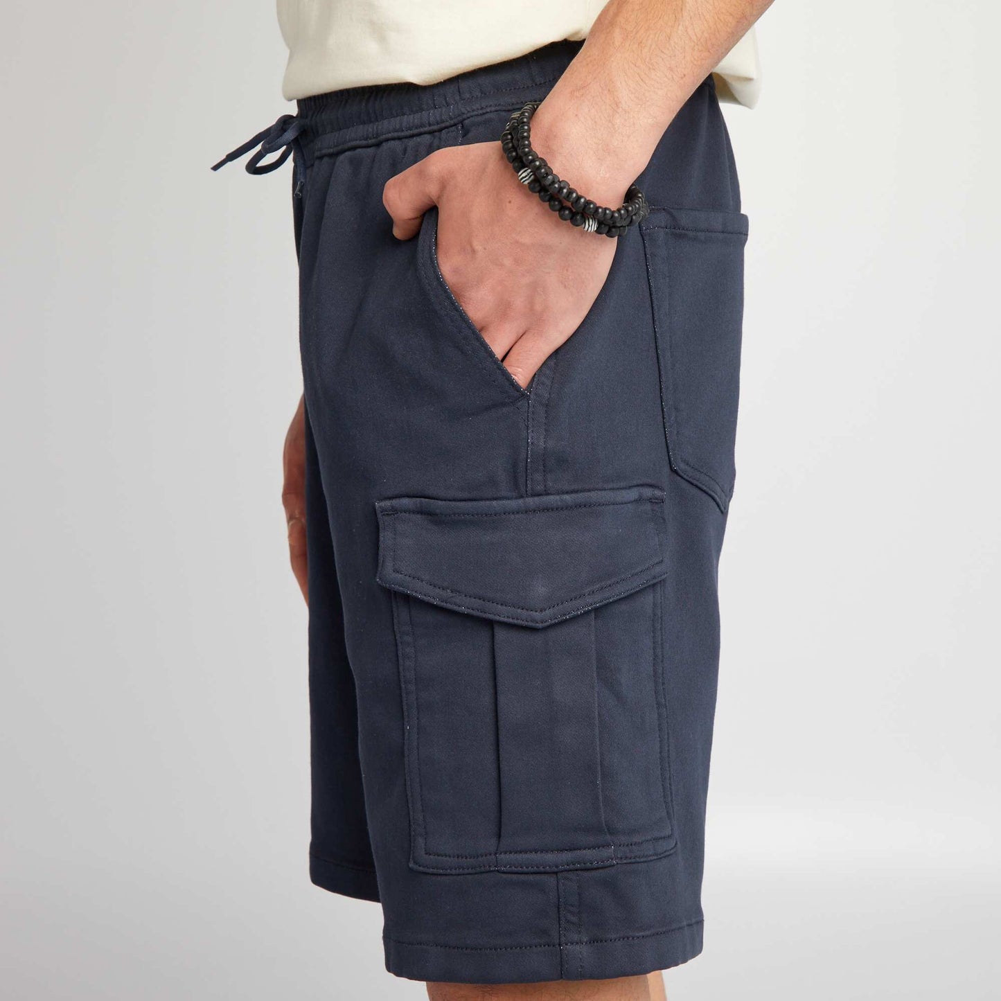 Short avec poches sur les c t s Bleu marine