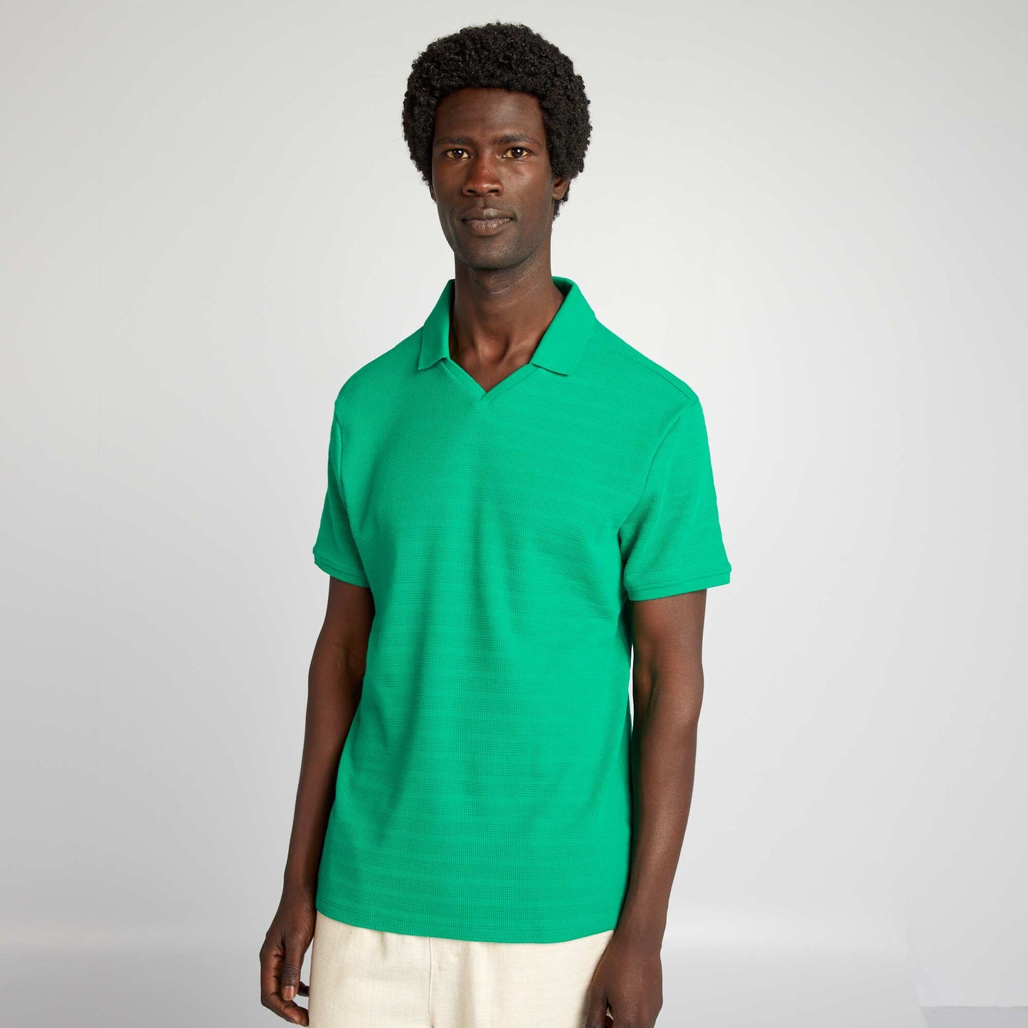Polo en maille textur e col V Vert