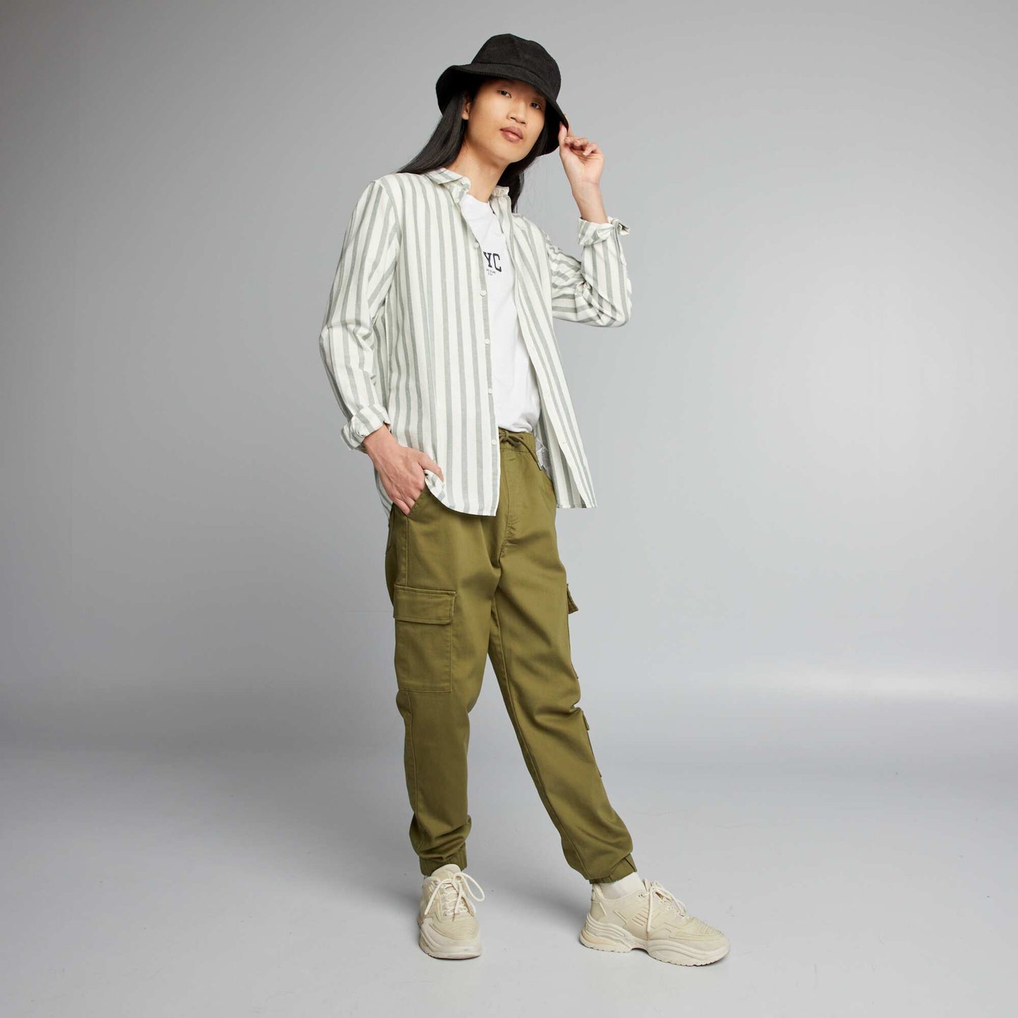 Pantalon avec poches sur les c t s Vert