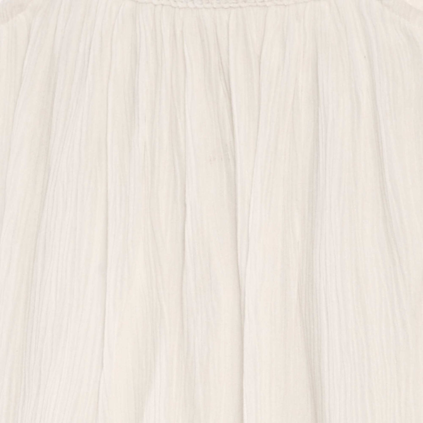 Robe vas e avec broderie blanc