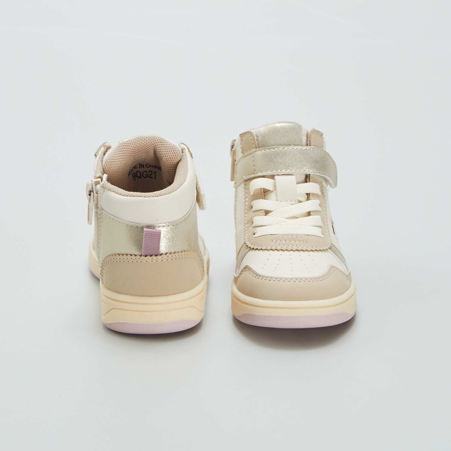 Baskets montantes scratchs et lacets beige