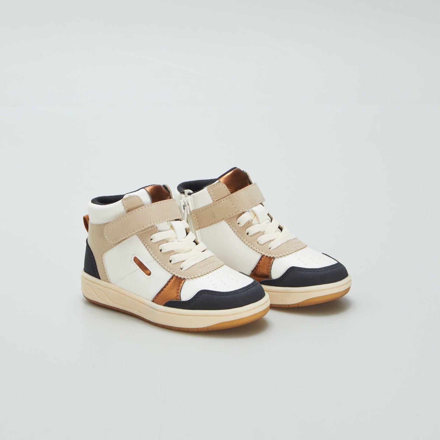 Baskets montantes scratchs et lacets Blanc