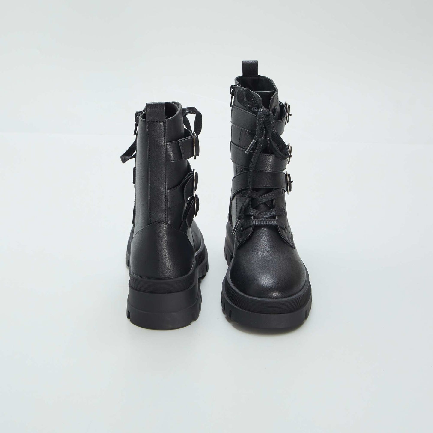 Boots rock lacets et boucles noir