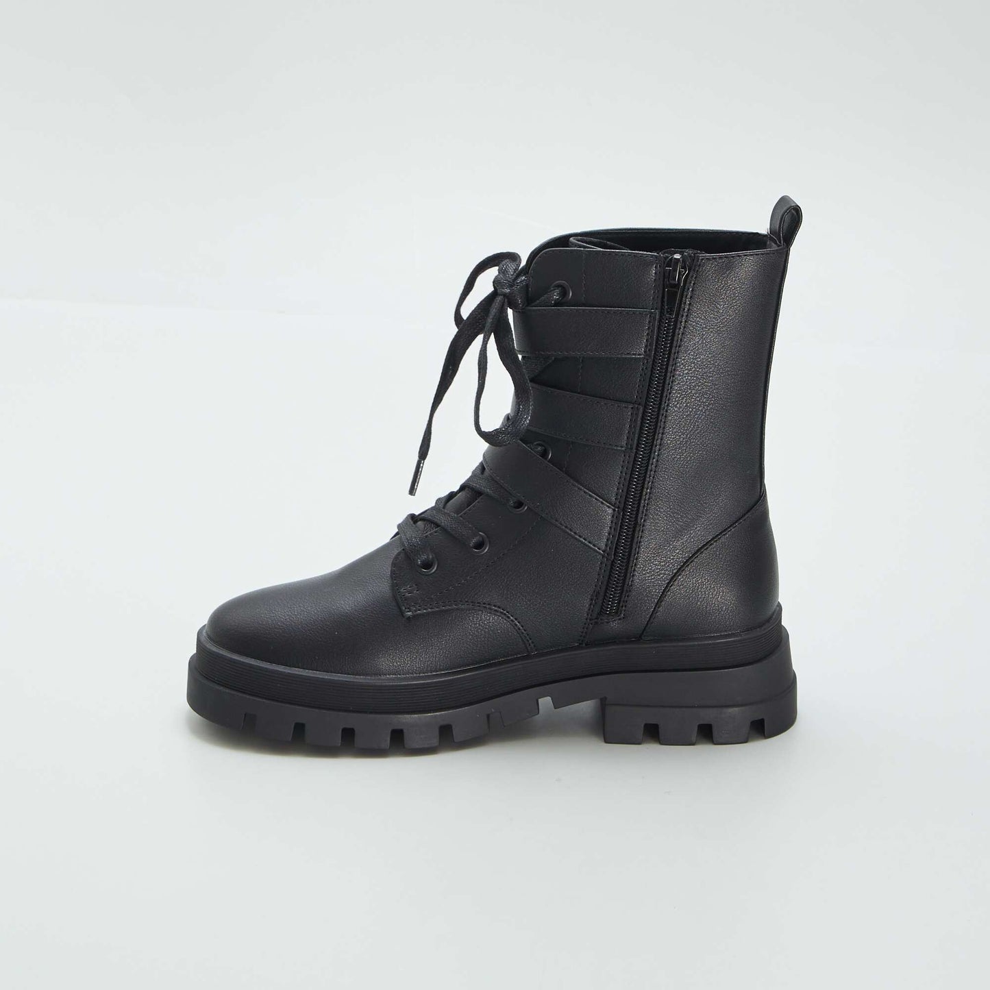 Boots rock lacets et boucles noir