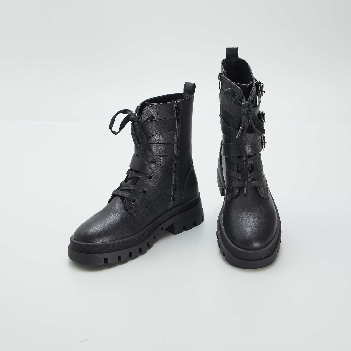 Boots rock lacets et boucles noir