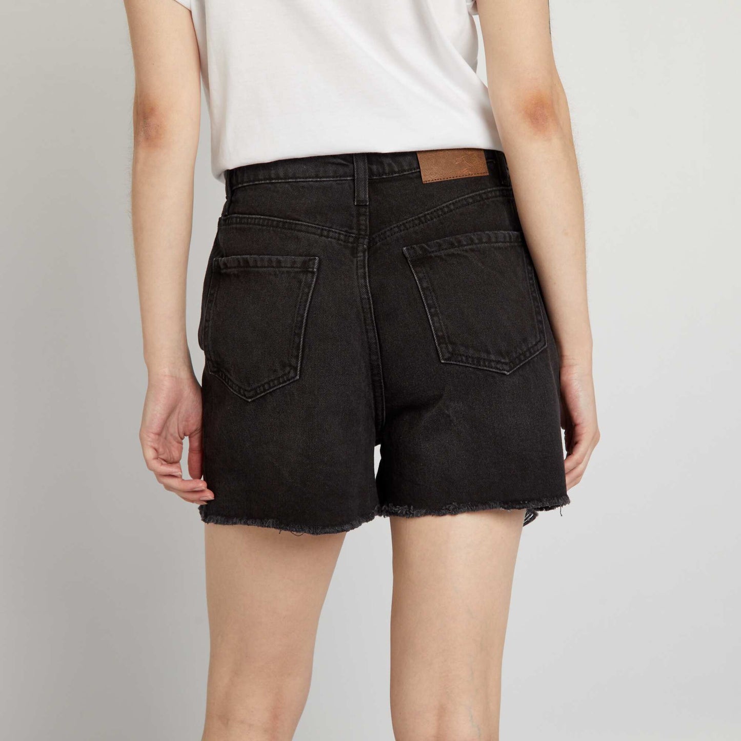 Short en jean destroy taille haute Noir
