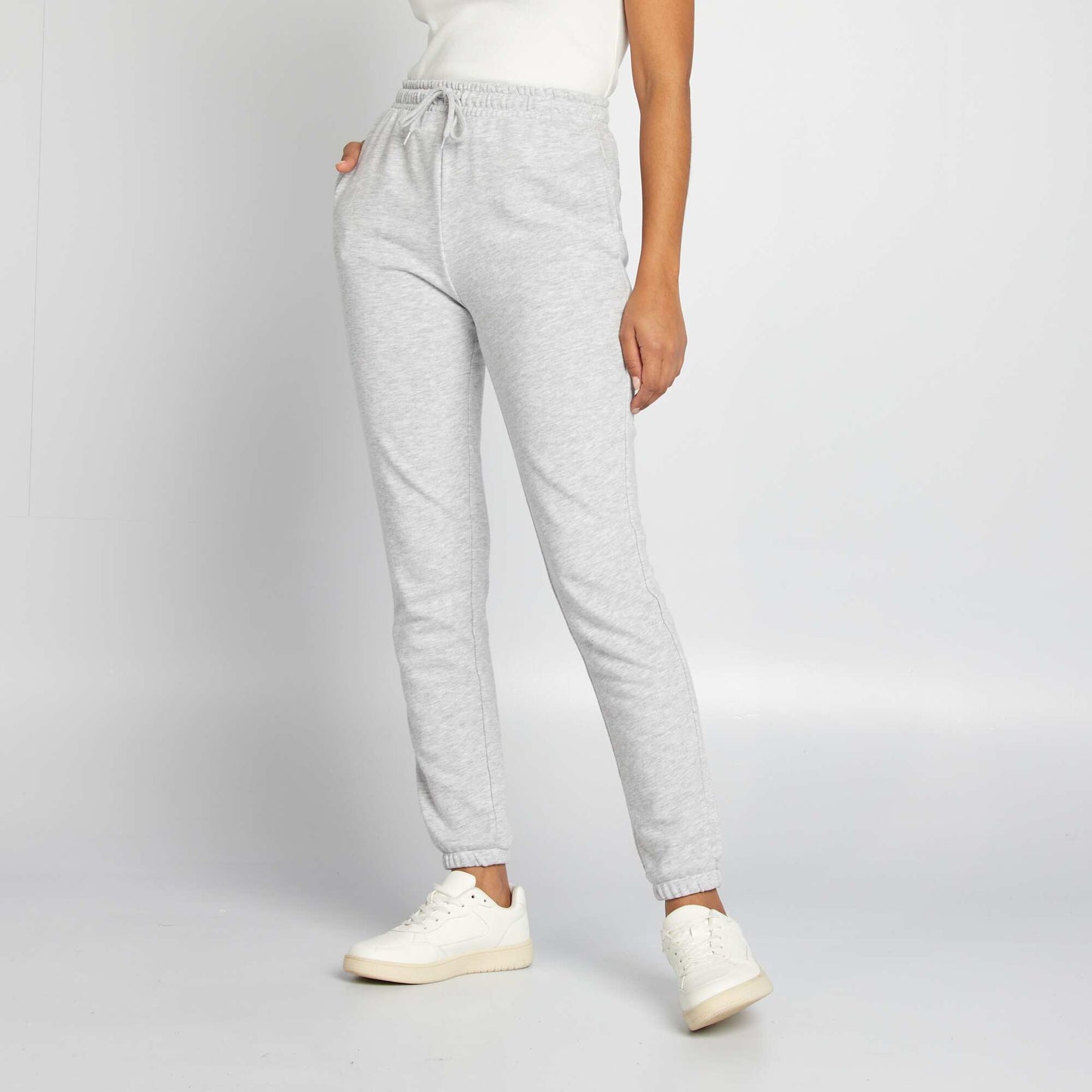 Jogging uni en molleton fin GRIS