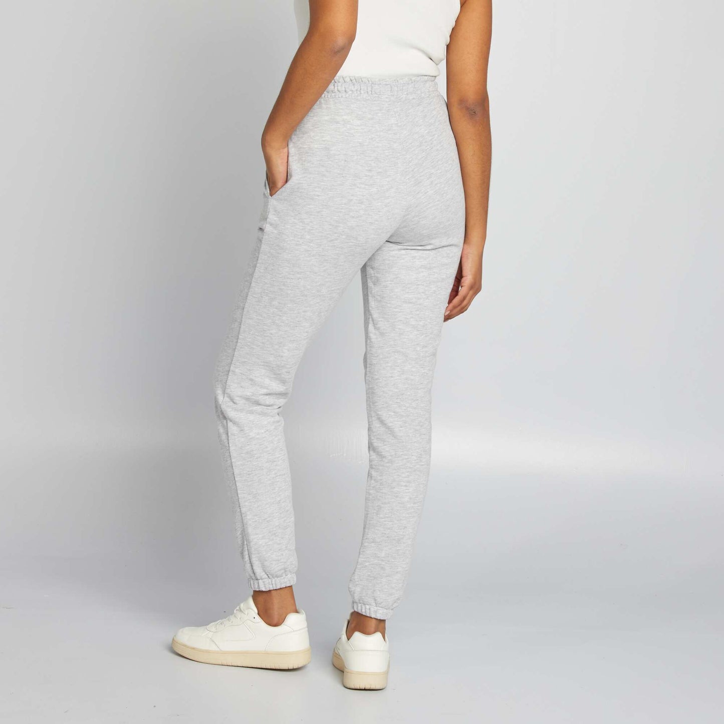 Jogging uni en molleton fin GRIS