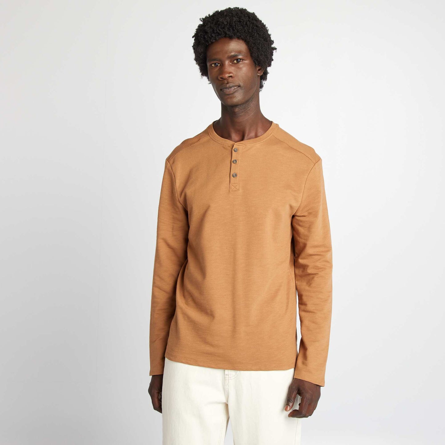 T-shirt col tunisien Marron