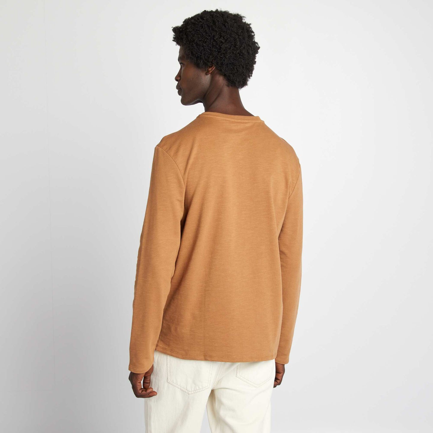 T-shirt col tunisien Marron