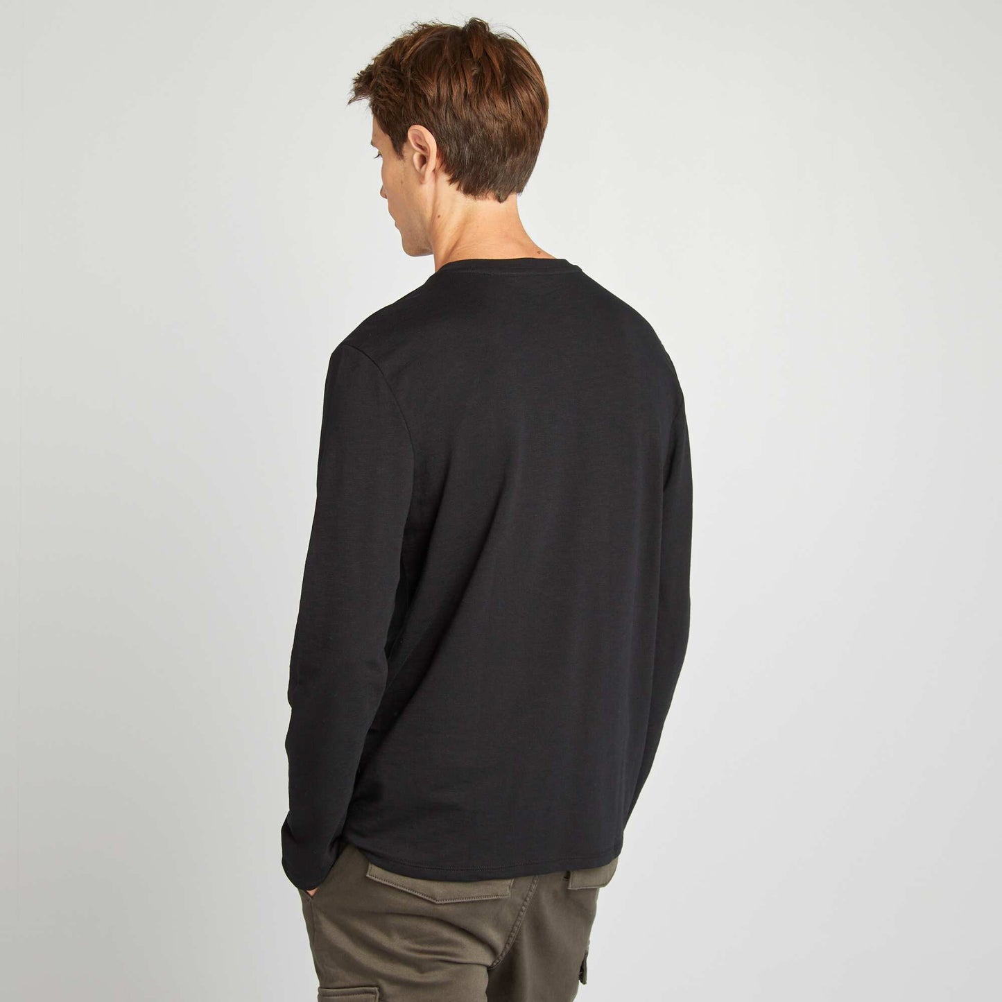 T-shirt col tunisien noir