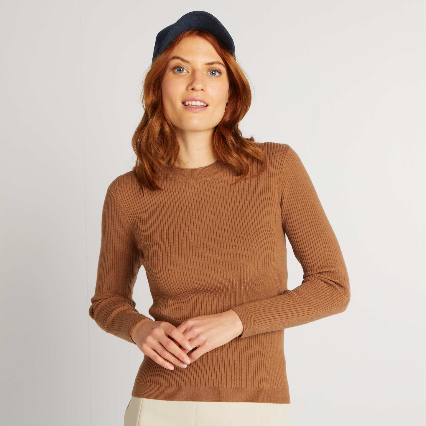 Pull côtelé à col rond Marron