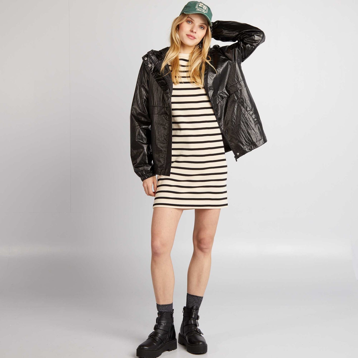 Robe courte c tel e et sans manches Beige