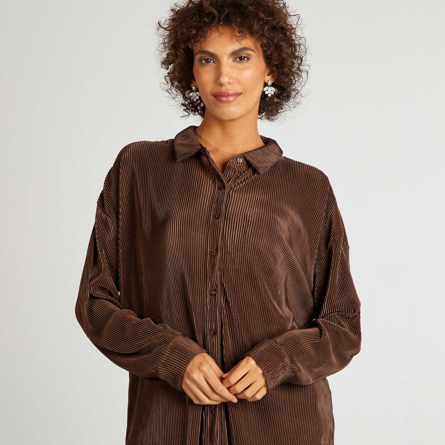 Chemise longue en maille pliss e Marron