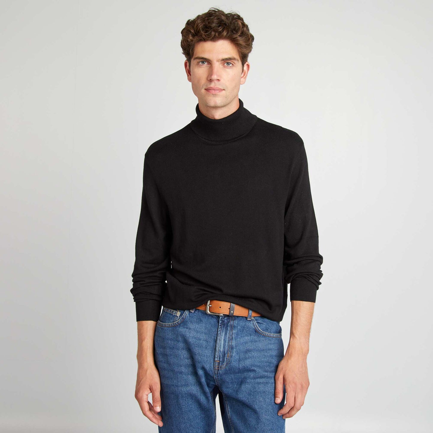 Pull col roul en maille fine noir