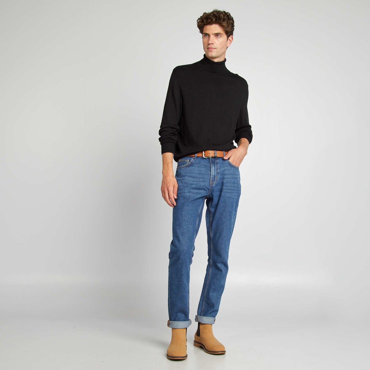 Pull col roul en maille fine noir