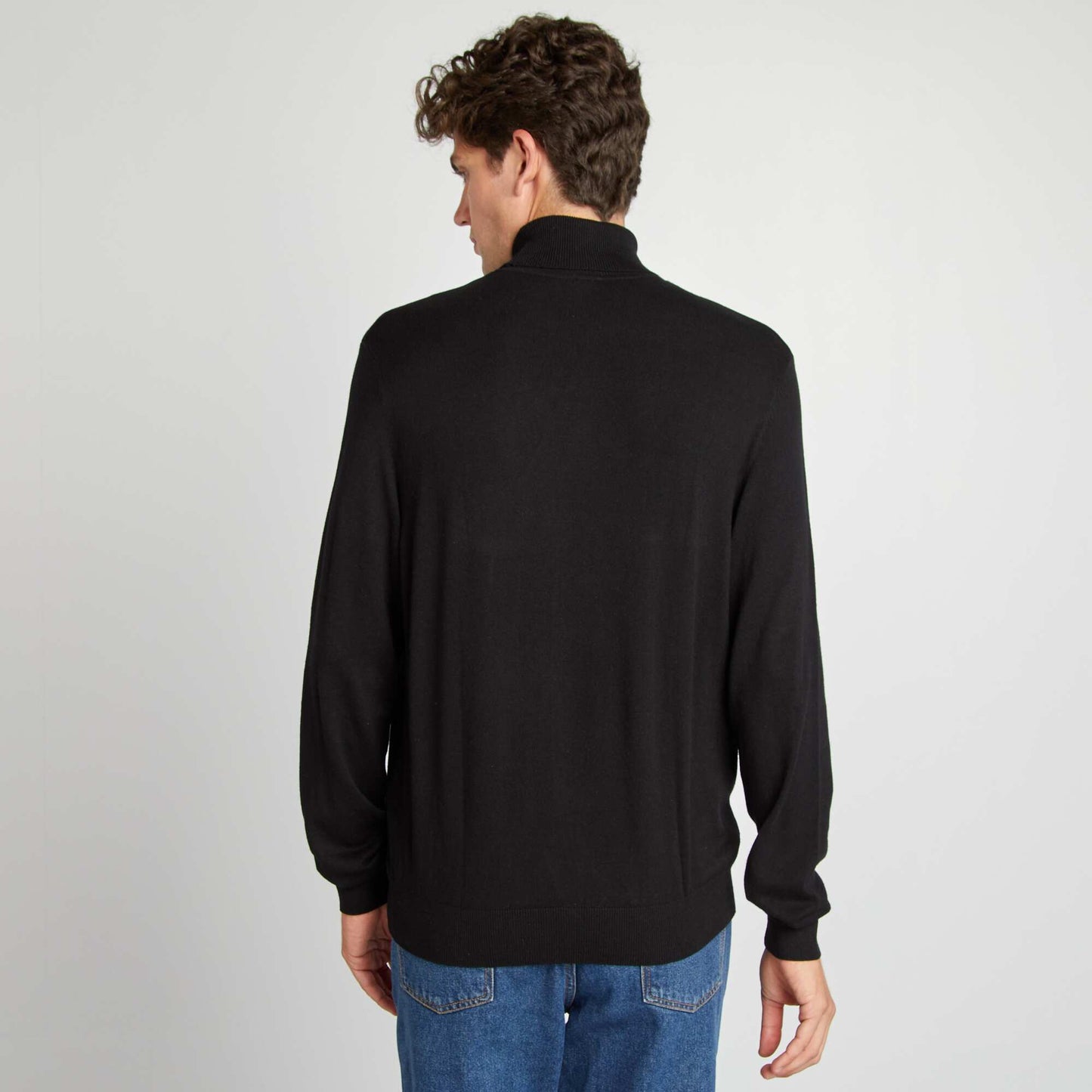 Pull col roul en maille fine noir