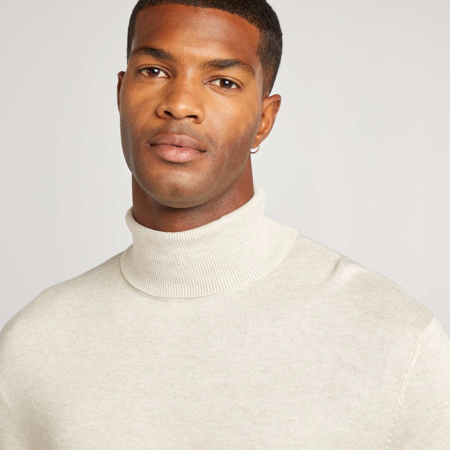 Pull col roul en maille fine Beige clair