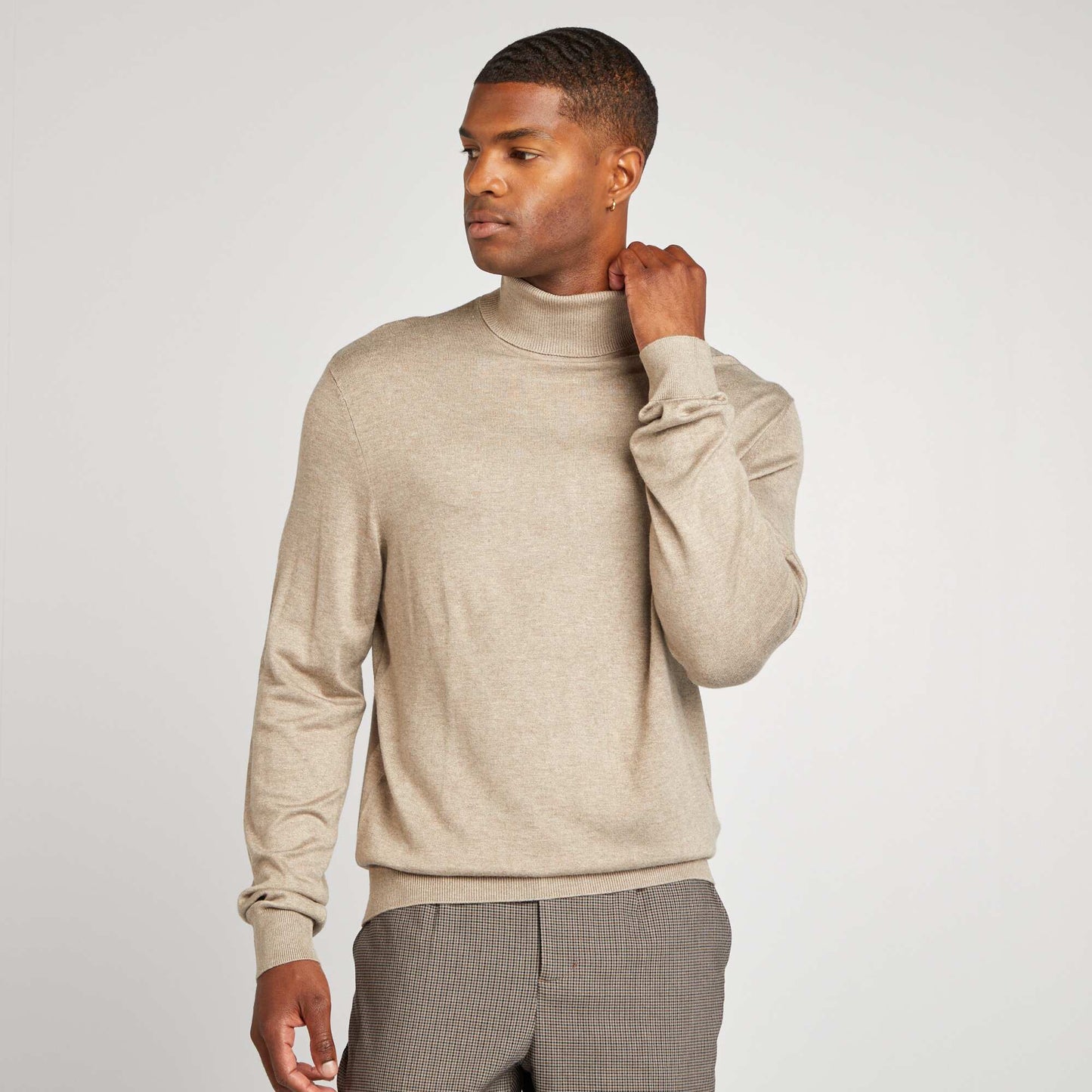 Pull col roul en maille fine Beige