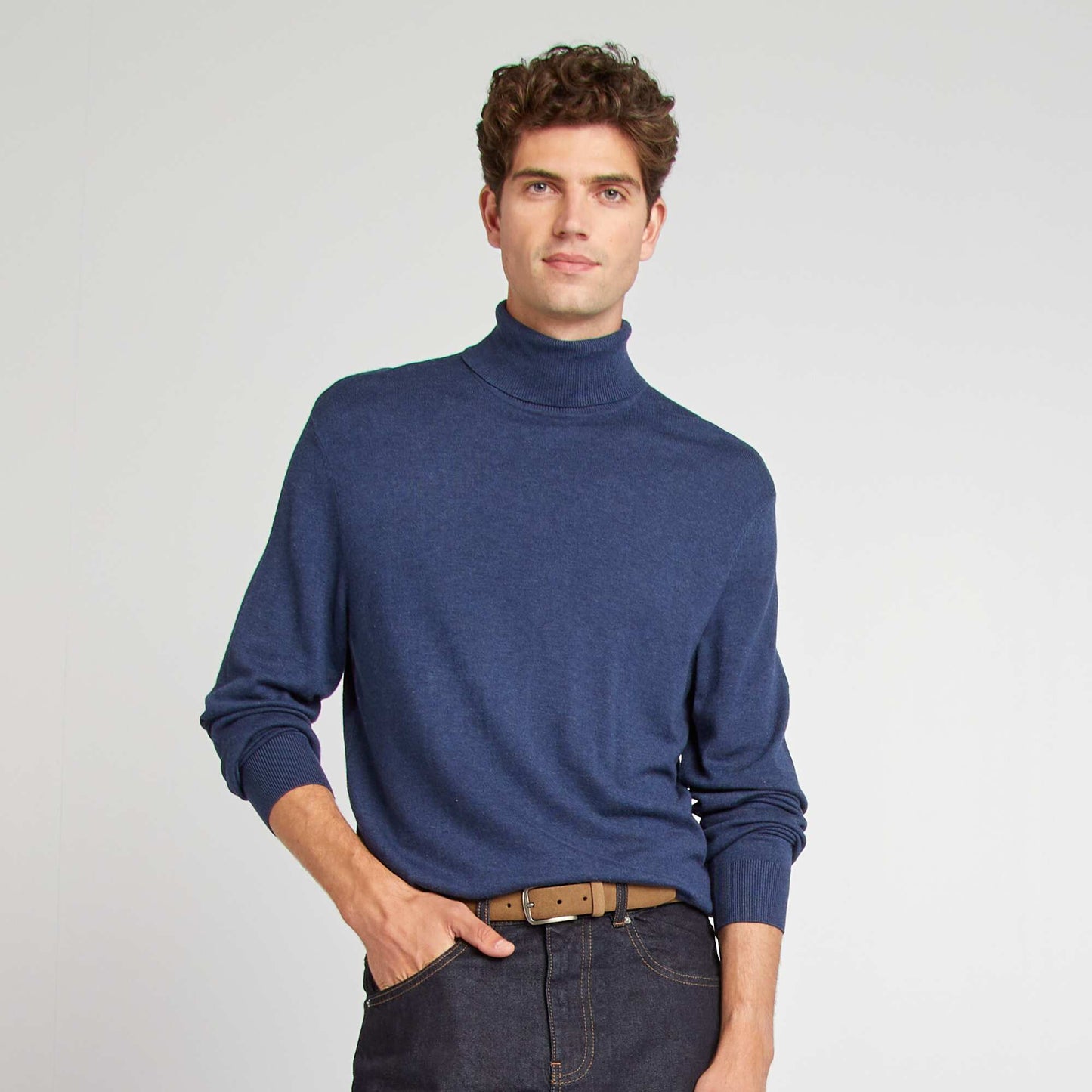 Pull col roulé en maille fine Bleu