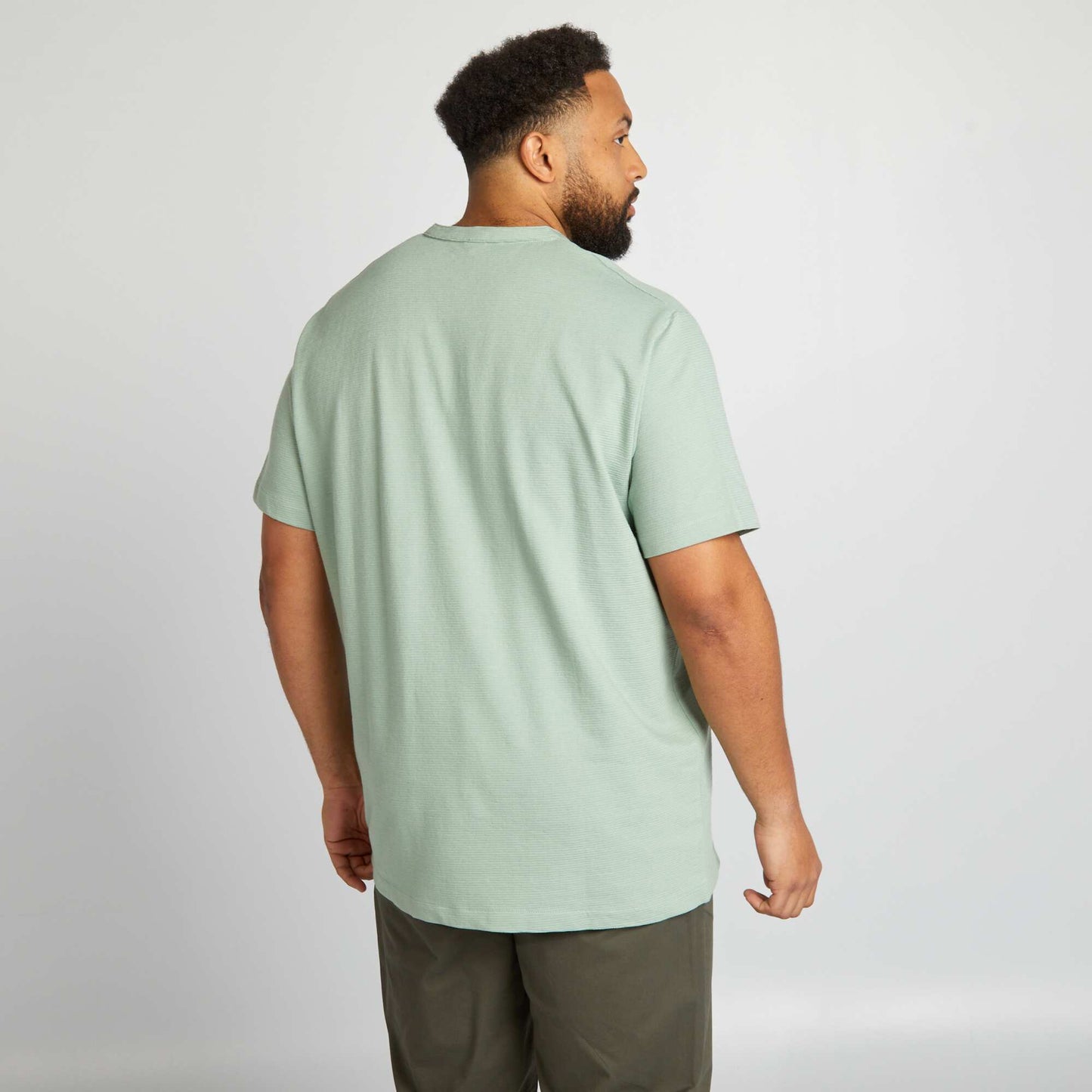 T-shirt col mao et ouverture V Vert