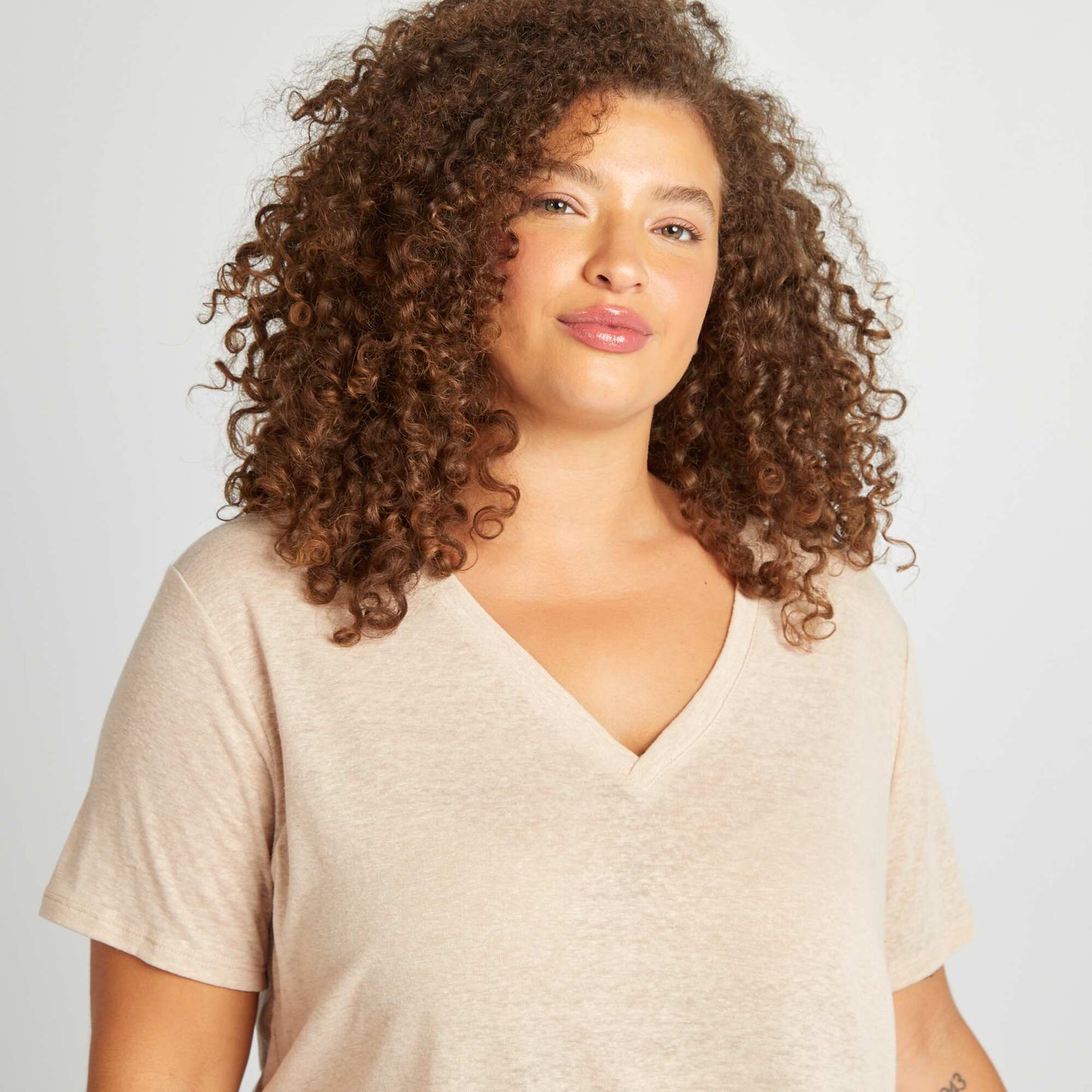 T-shirt col V en lin m lang Beige