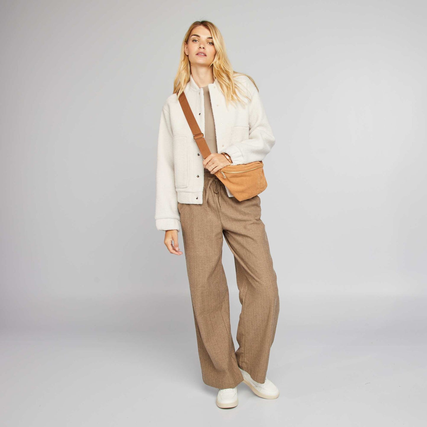 Blouson court et chaud en maille boucle Beige