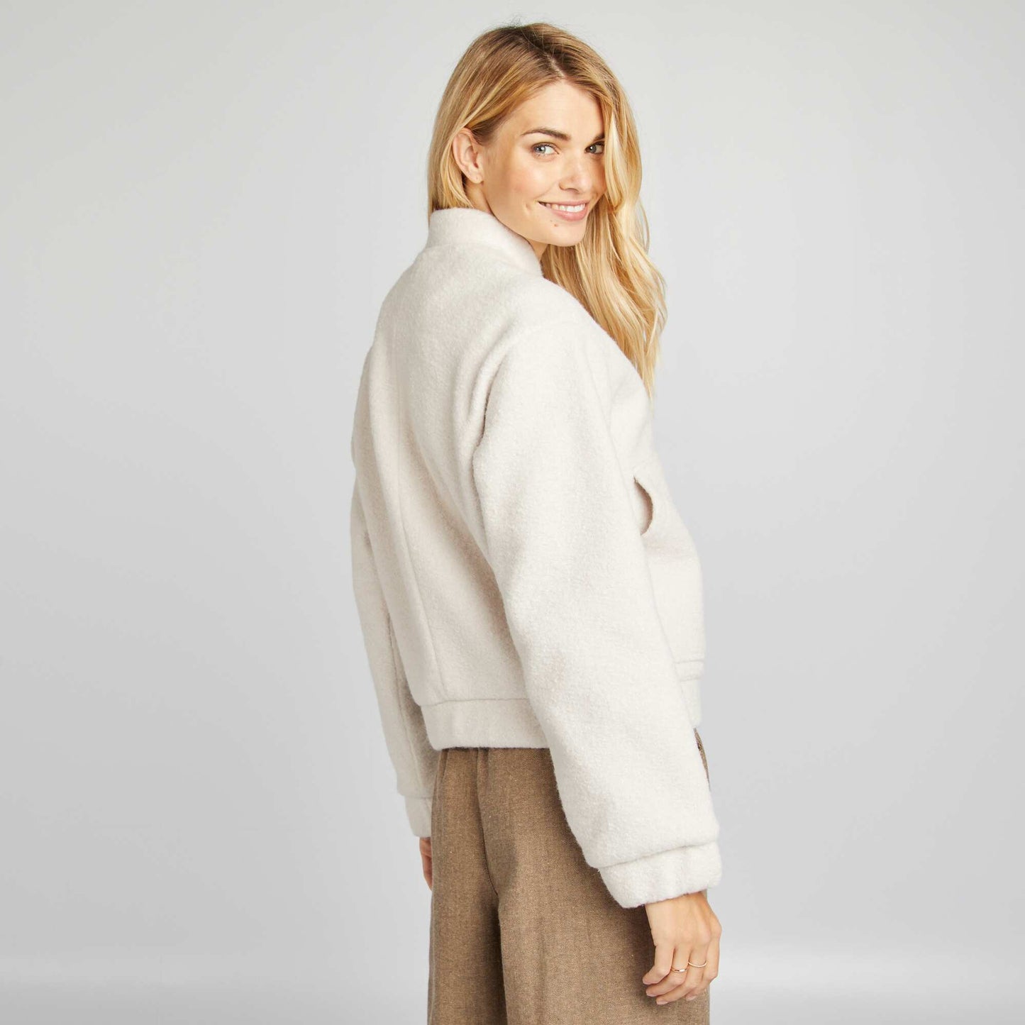 Blouson court et chaud en maille boucle Beige