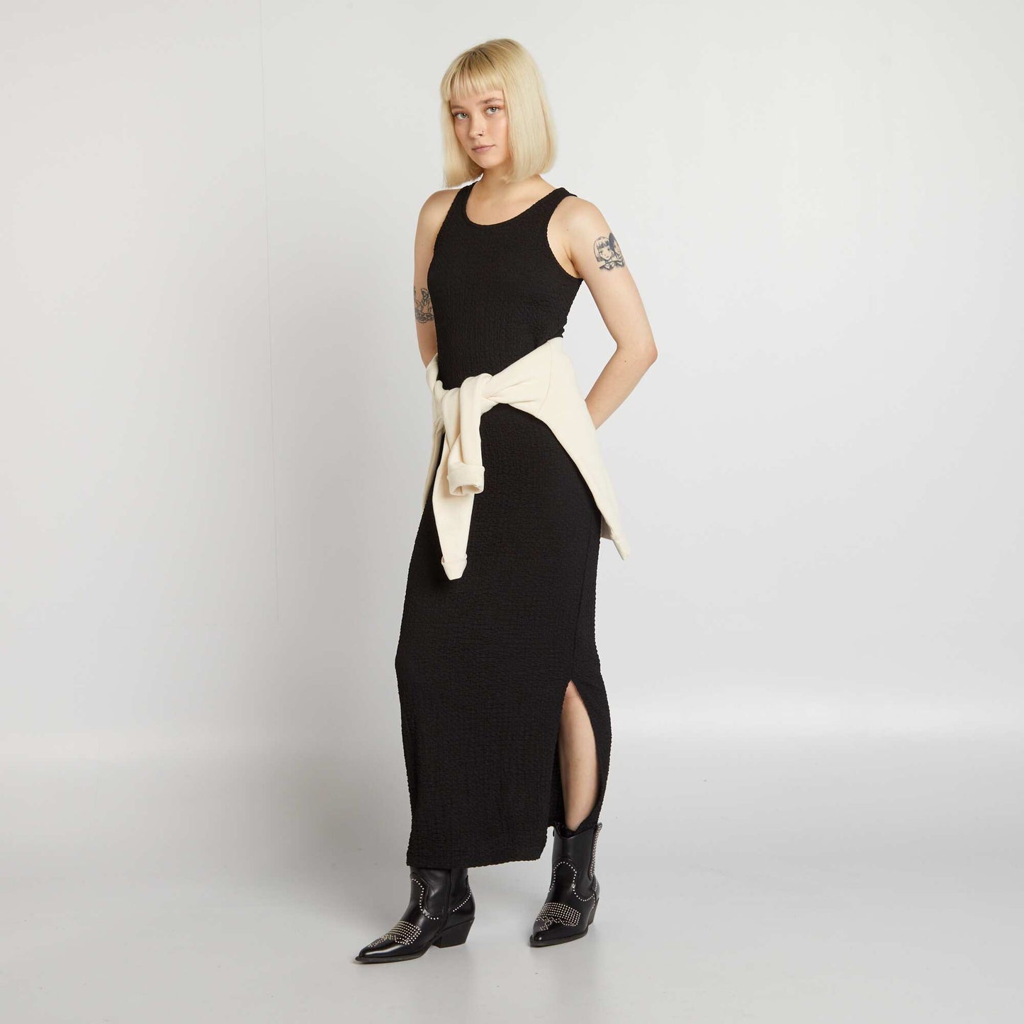 Robe longue col rond en maille pliss e noir