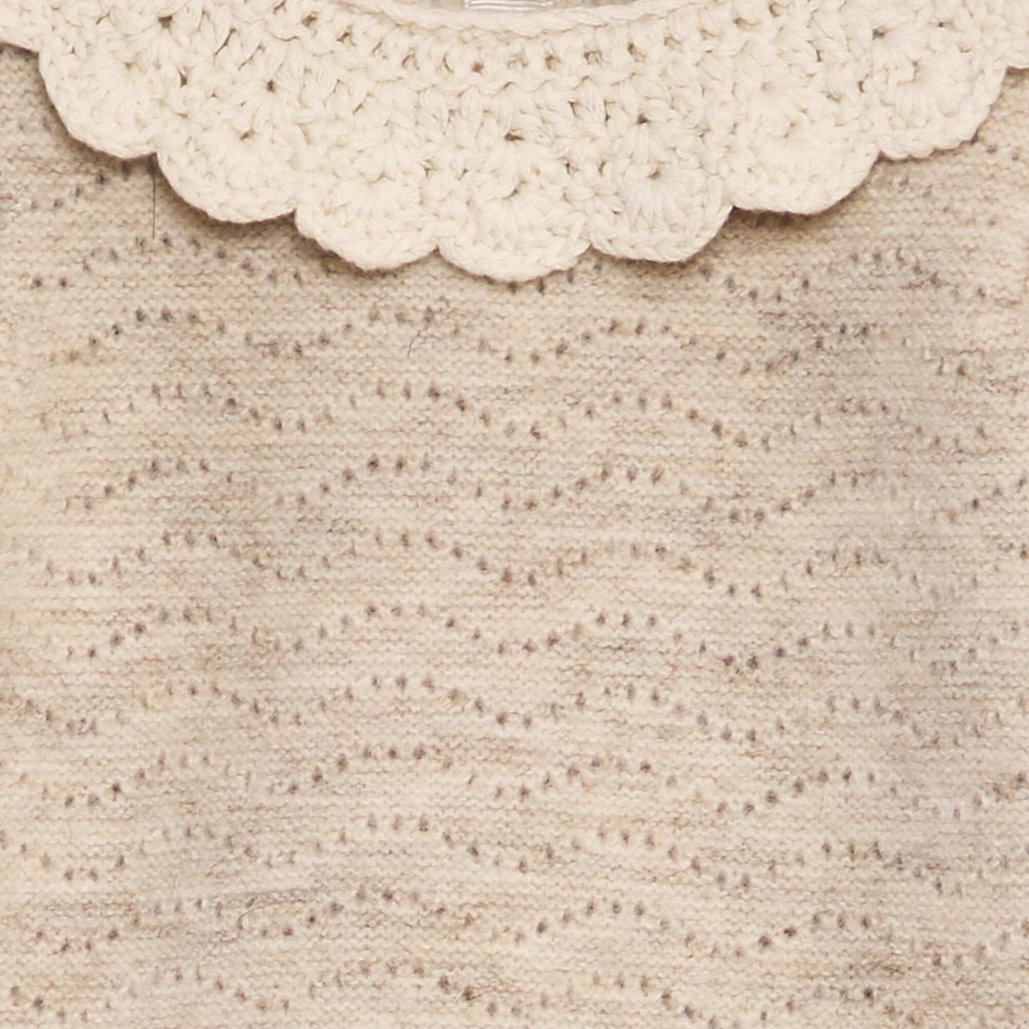 Pull en maille tricot + col crochet Beige