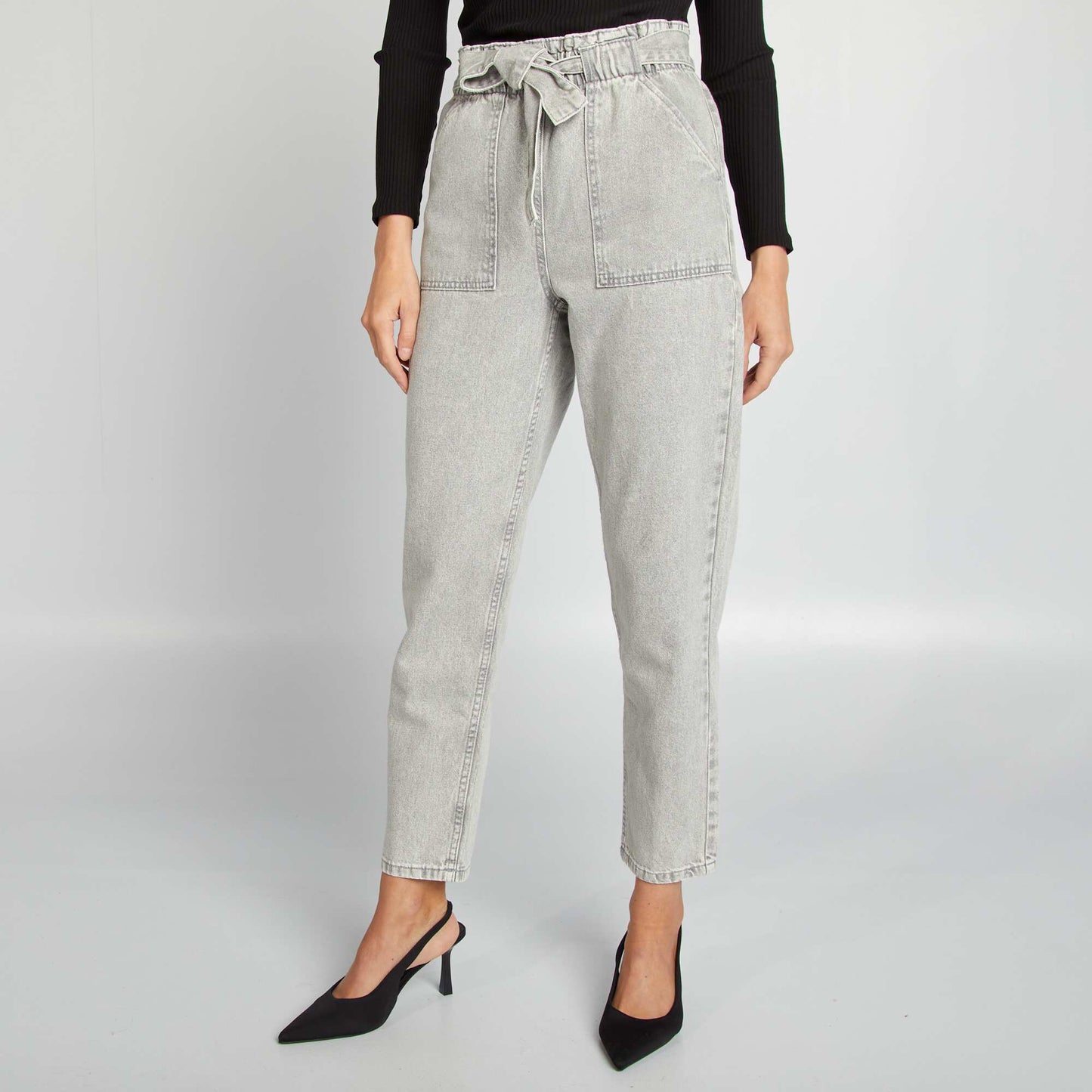 Pantalon denim mom avec ceinture nouer Gris clair