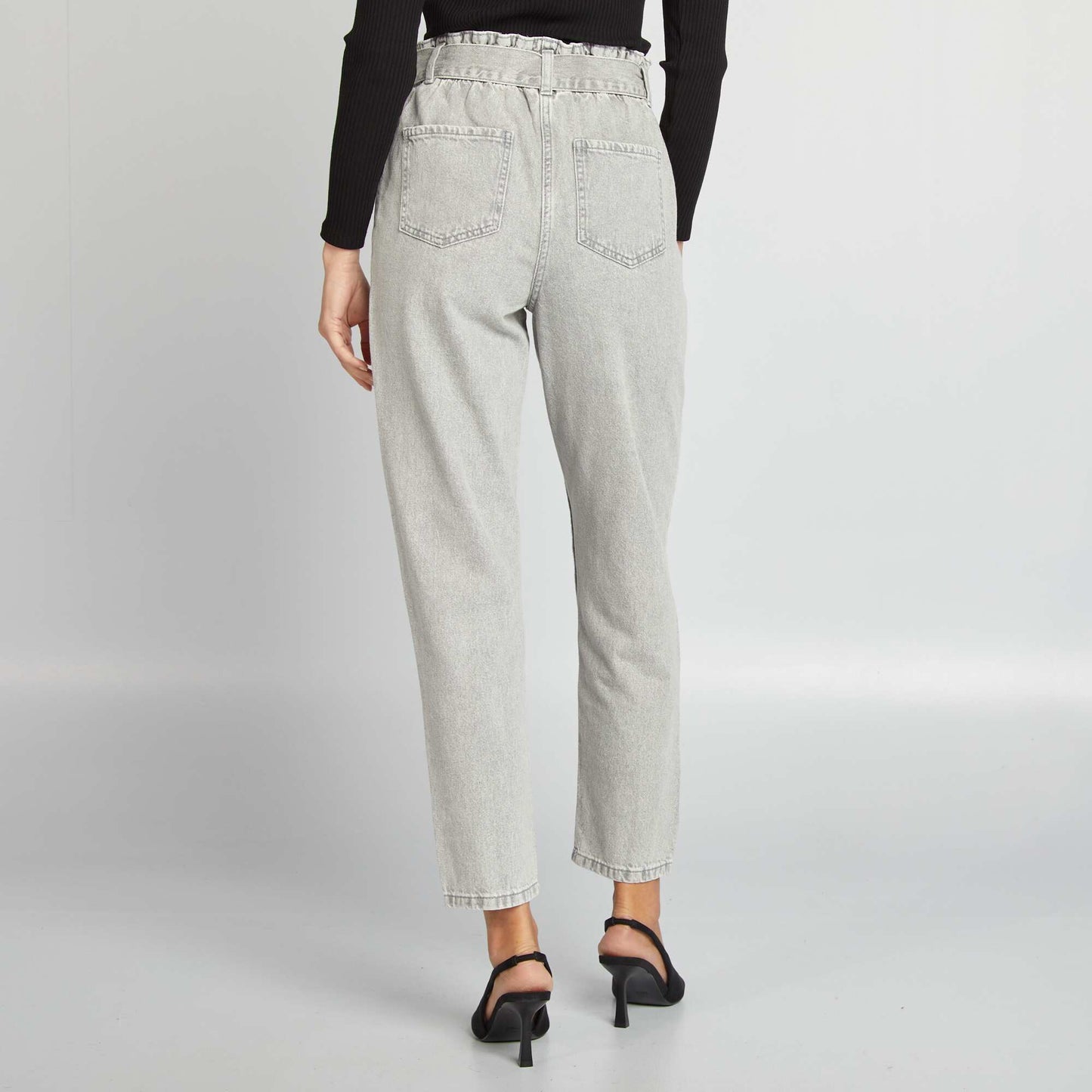 Pantalon denim mom avec ceinture nouer Gris clair