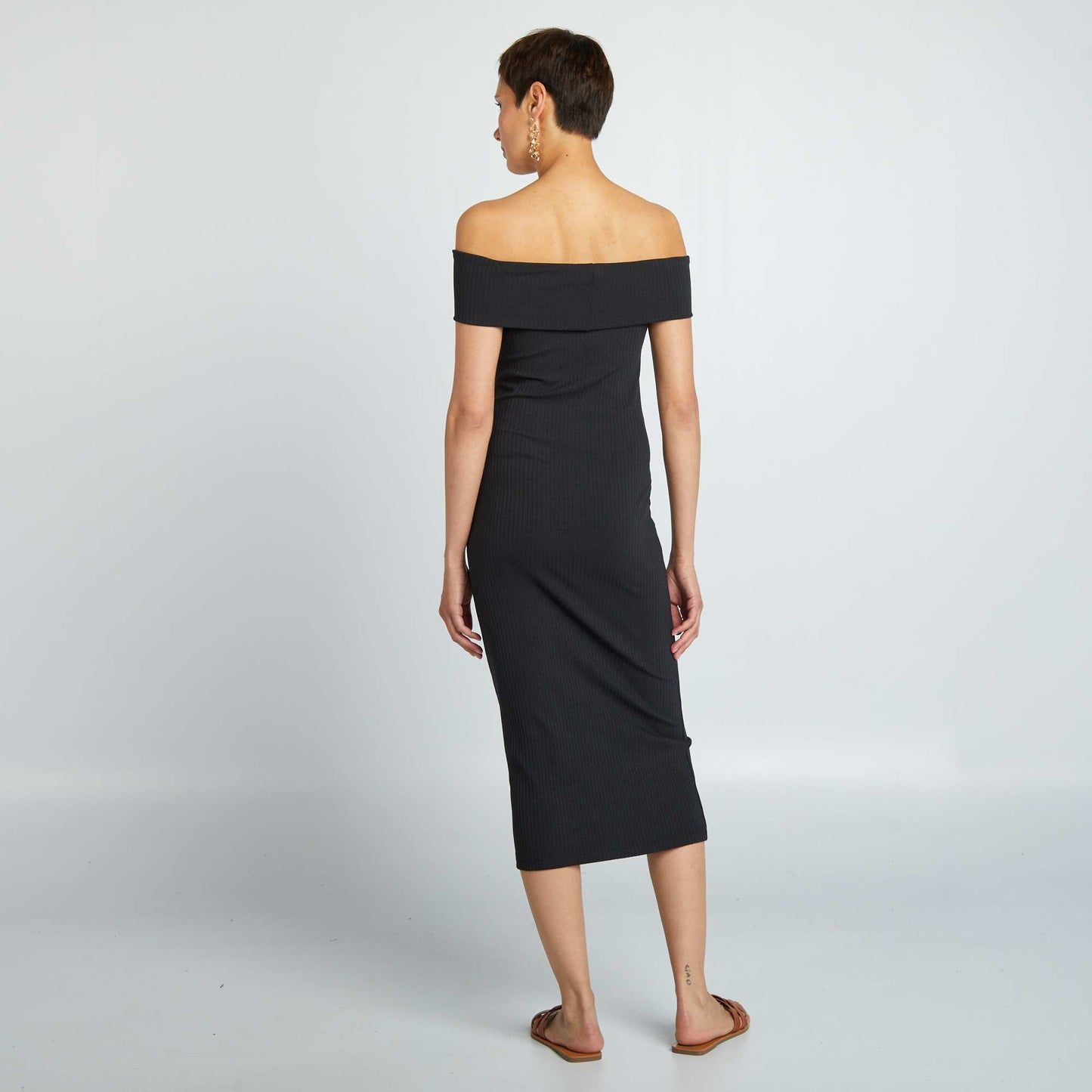 Robe moulante en maille c tel e et col bardot noir