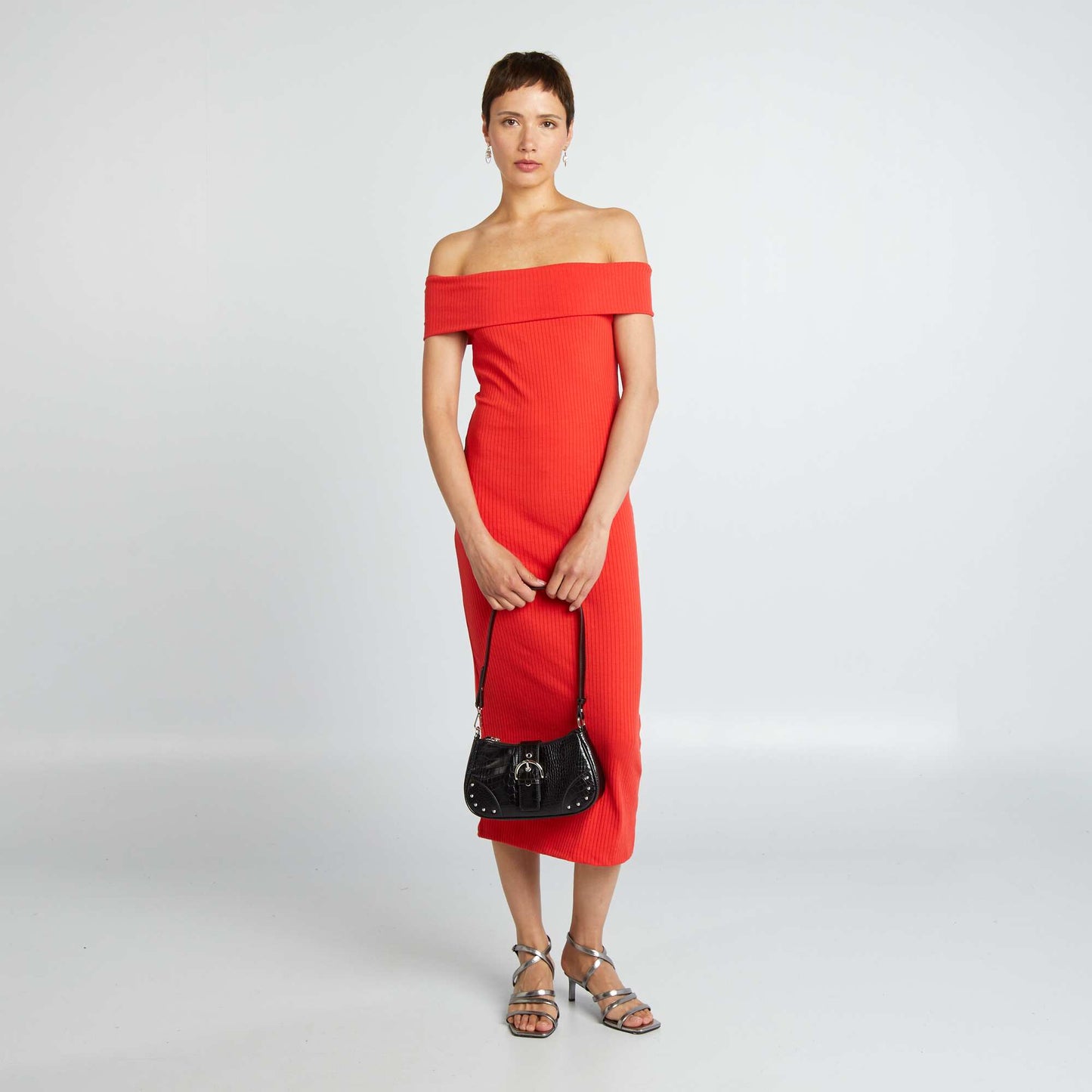 Robe moulante en maille c tel e et col bardot rouge