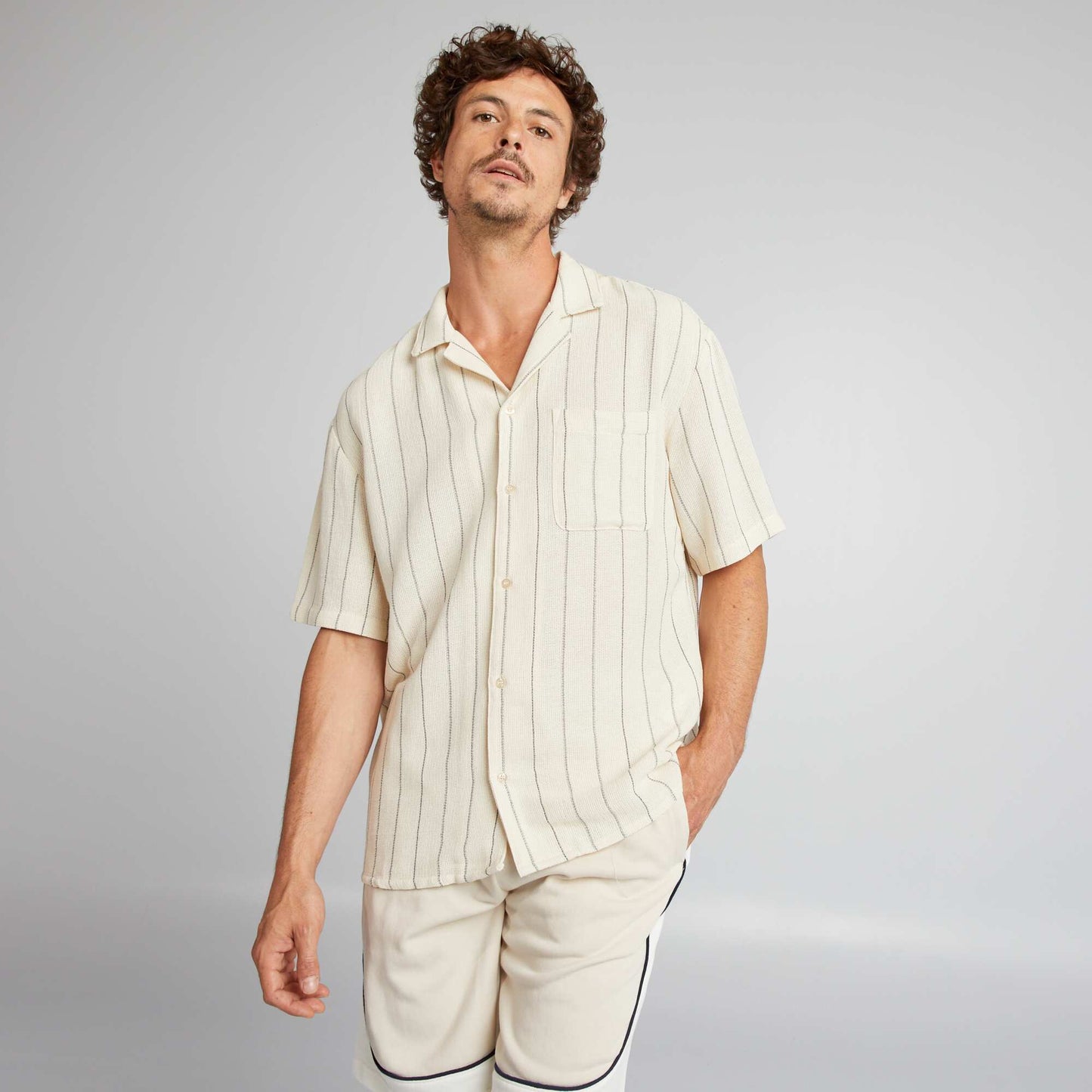 Chemise rayures et manches courtes Beige