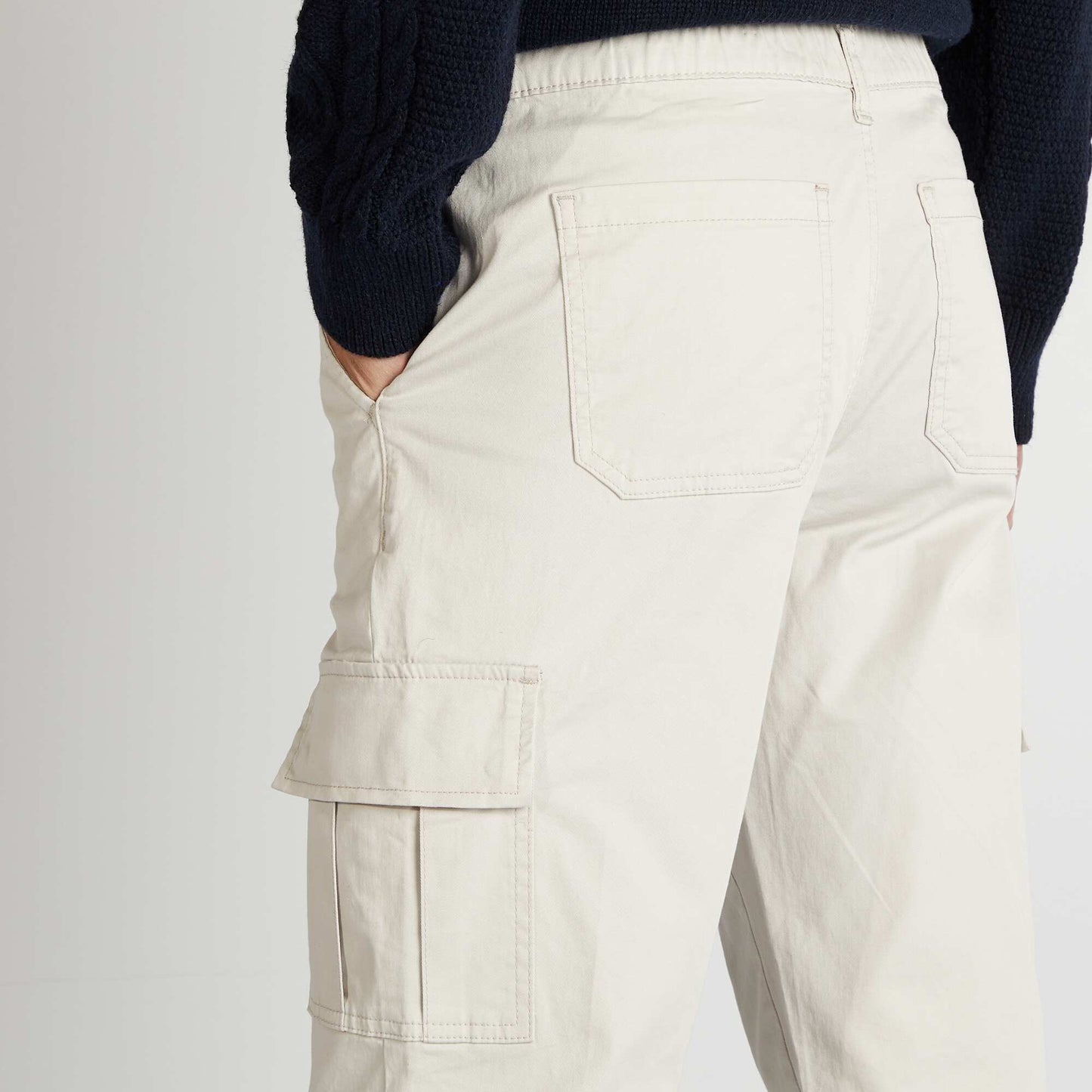 Pantalon multipoches coupe droite Gris