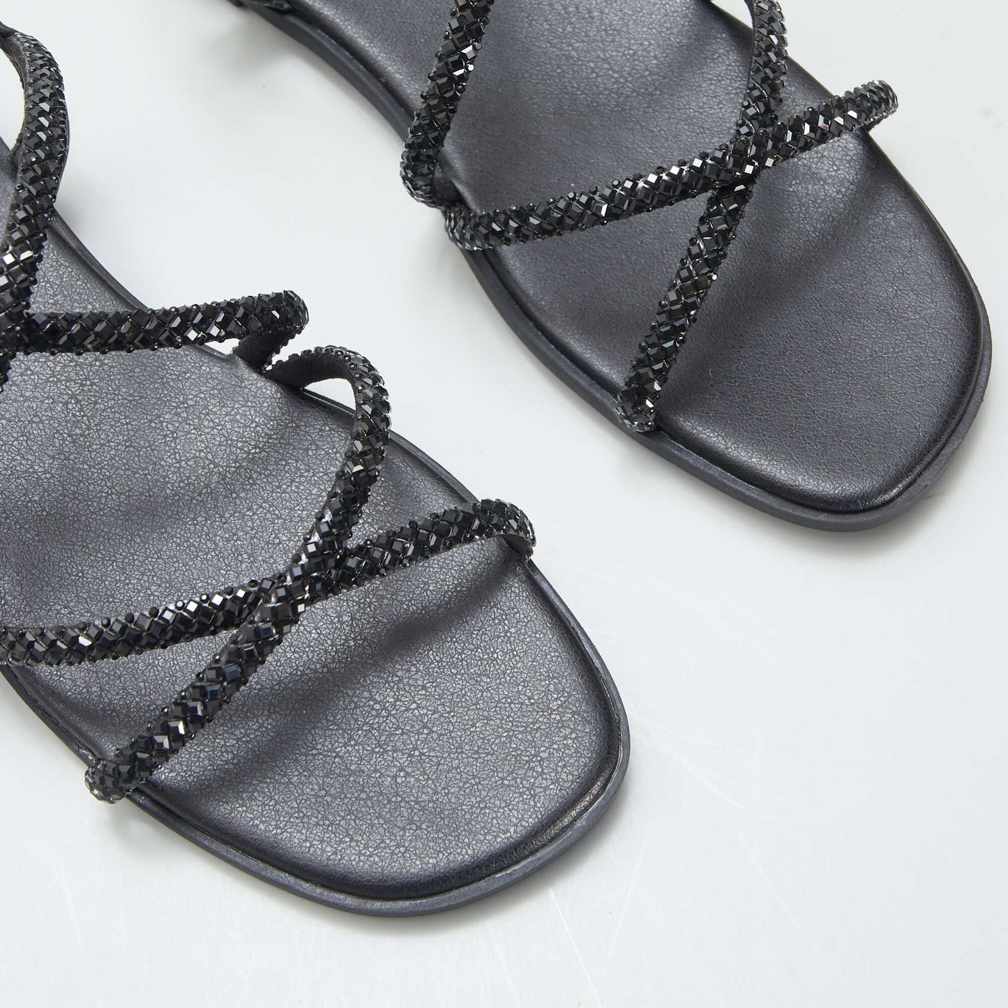 Sandales à brides croisées avec strass Noir