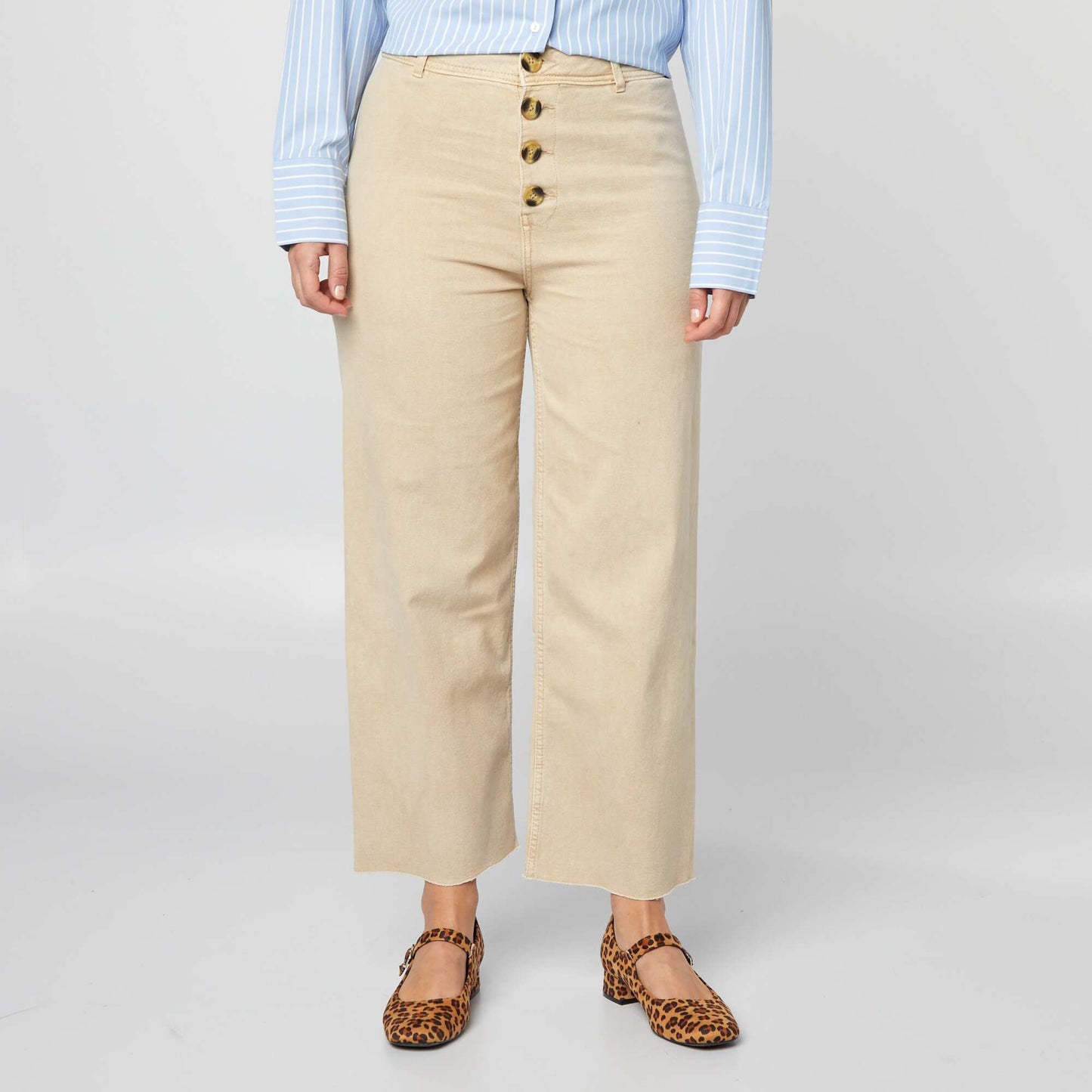 Jean large / wide leg ouverture par boutons fantaisies Beige