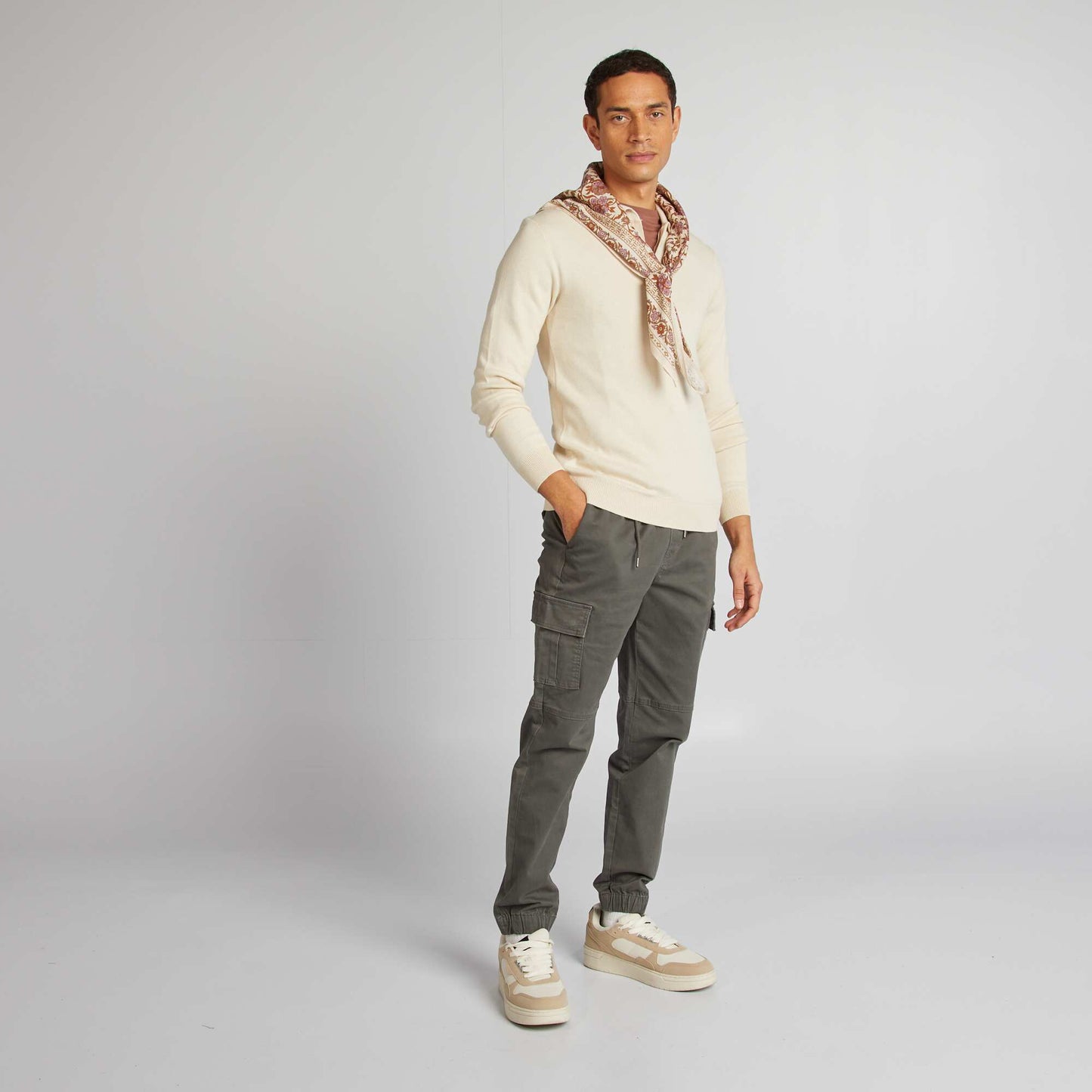 Pull fine jauge col polo boutonné Blanc