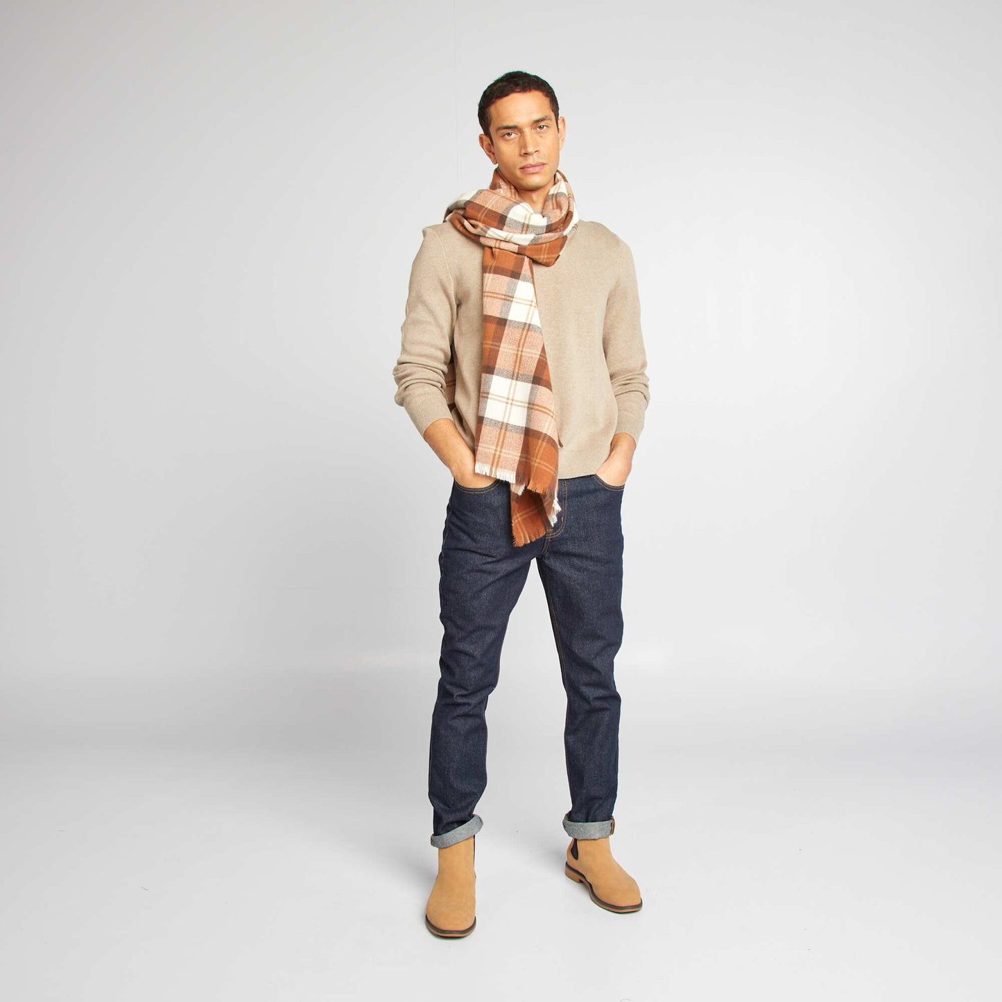 Pull col en maille fine jauge Beige