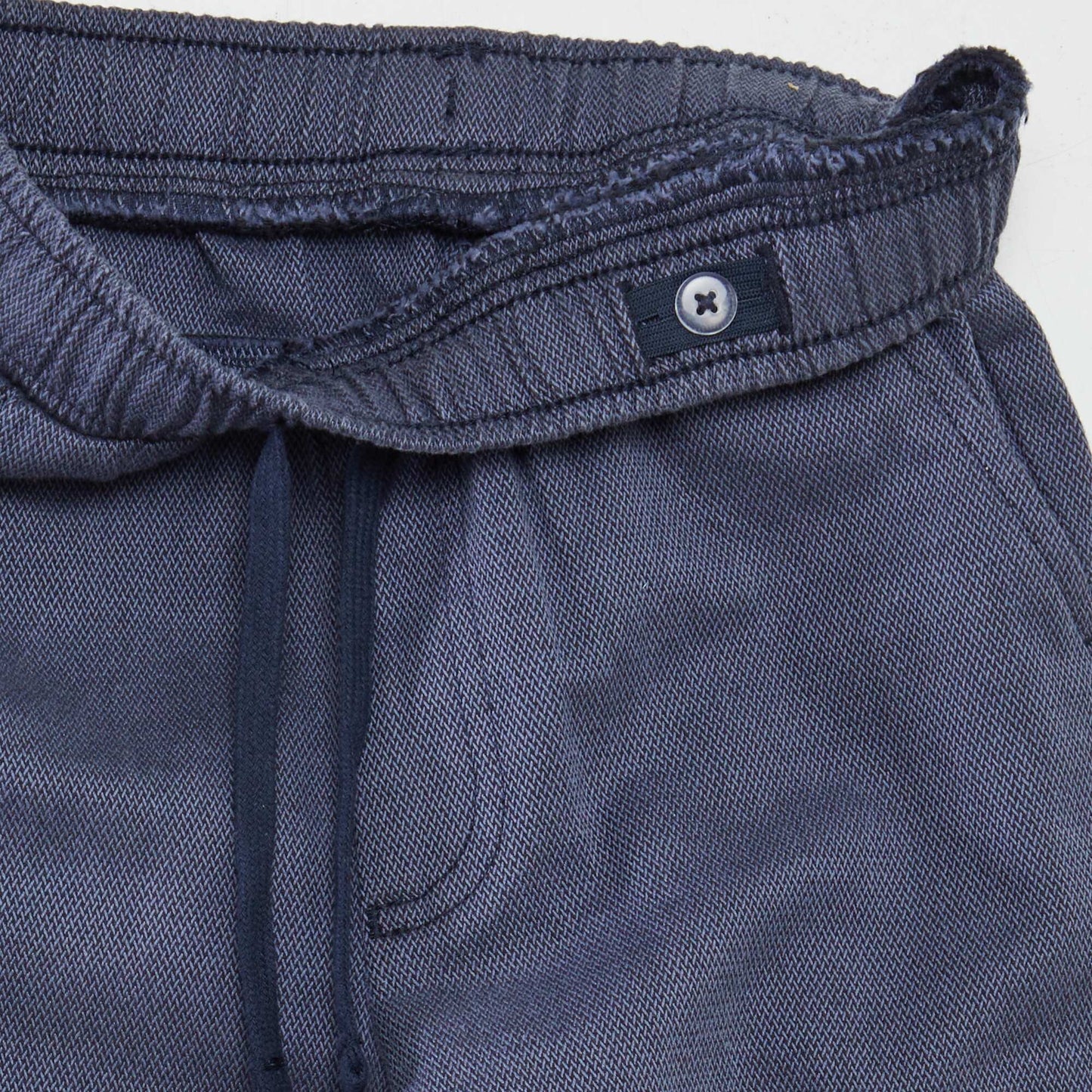 Pantalon chevrons avec poches à rabats bleu marine