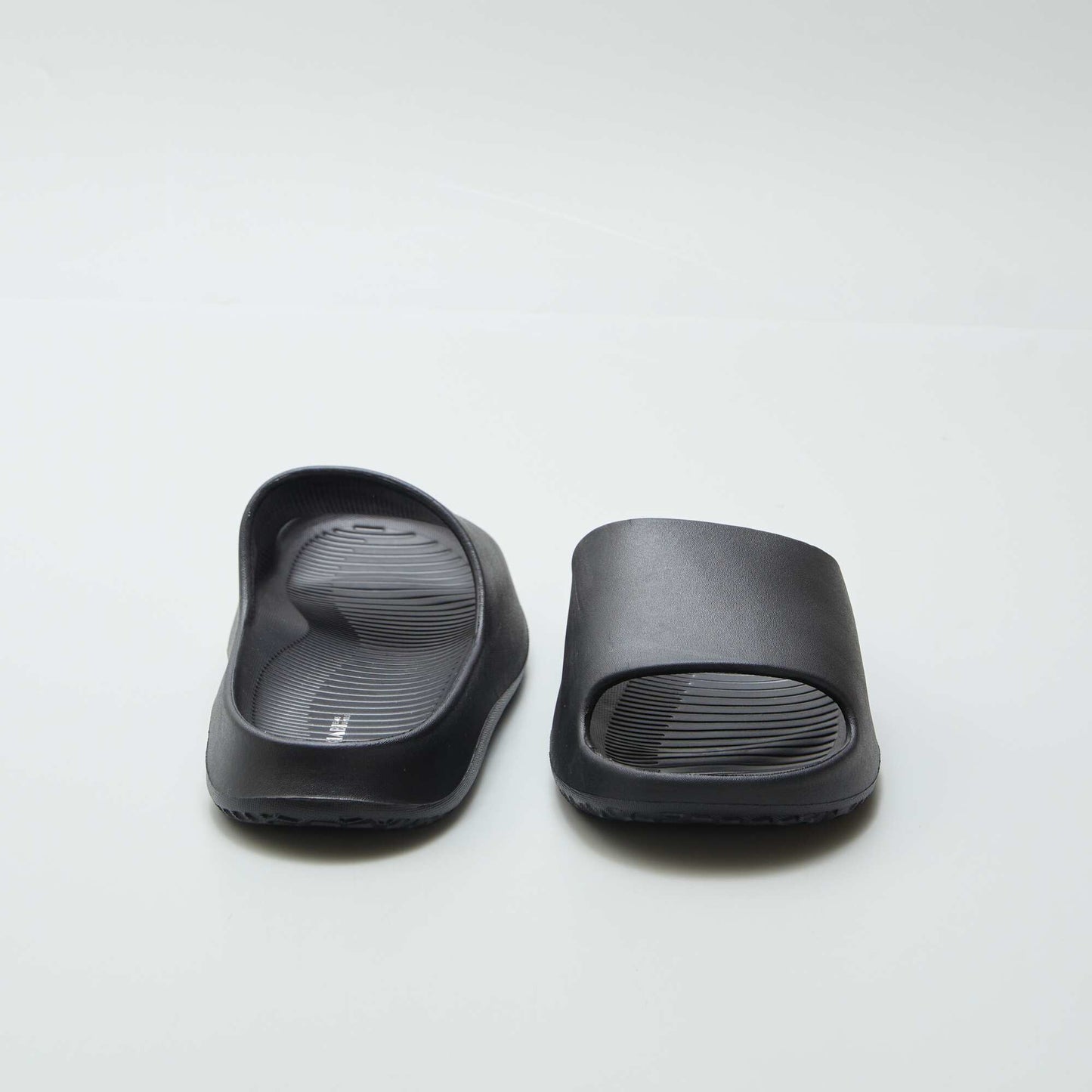 Mules piscine monobloc Noir