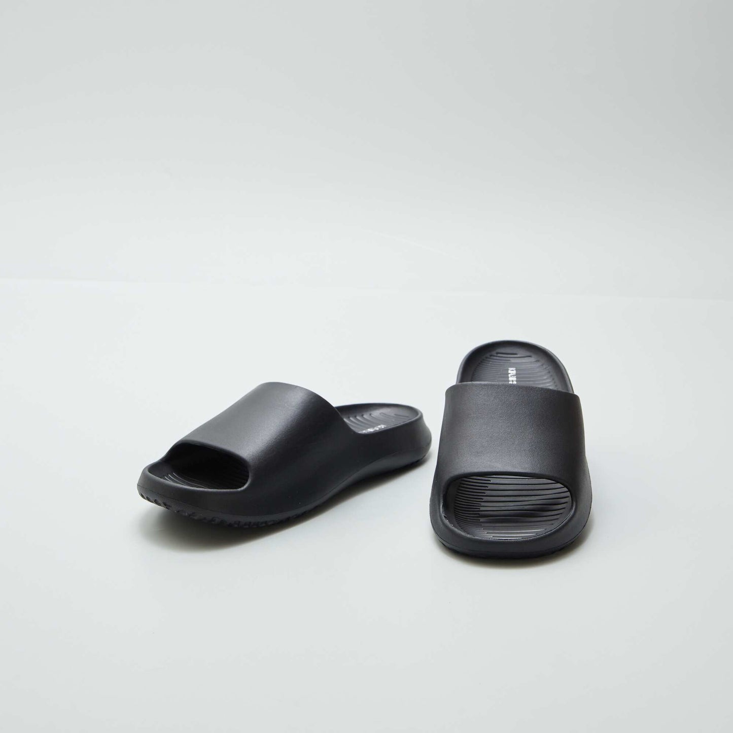 Mules piscine monobloc Noir
