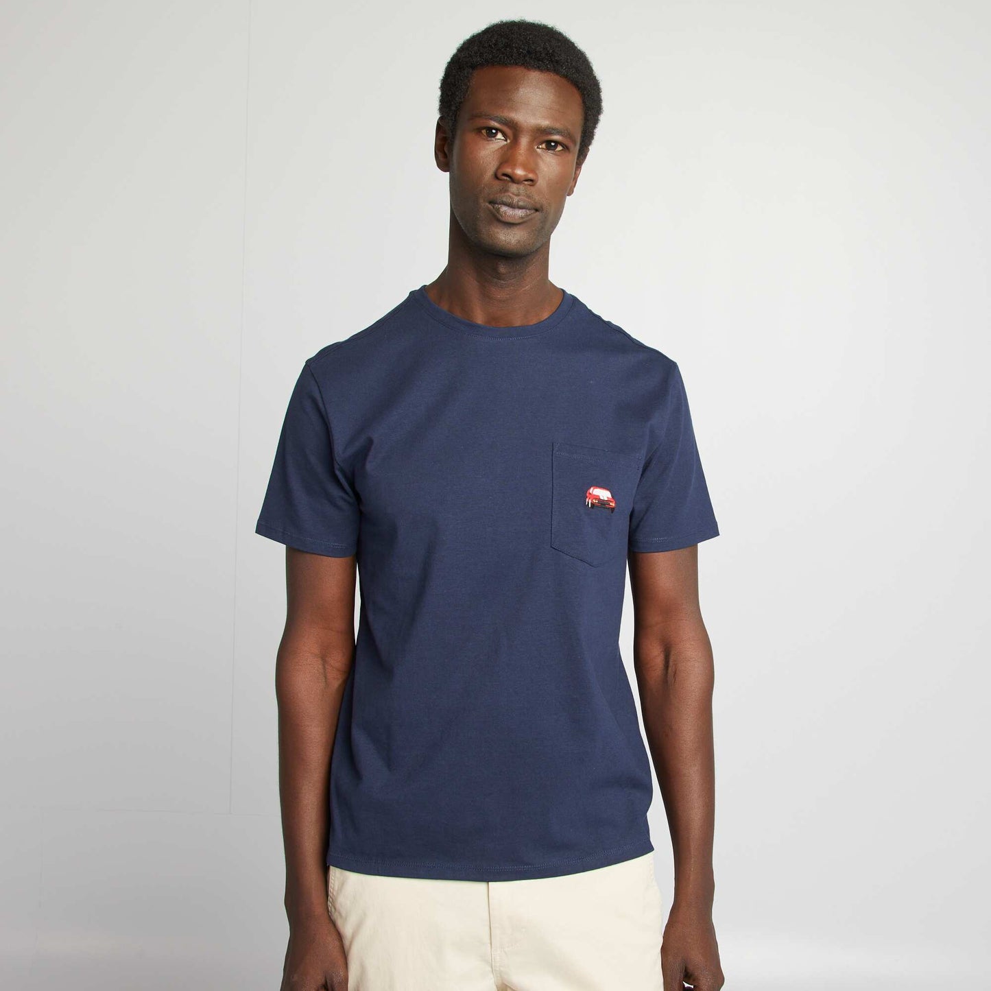 T-shirt manches courtes avec poche poitrine et broderie BLEU